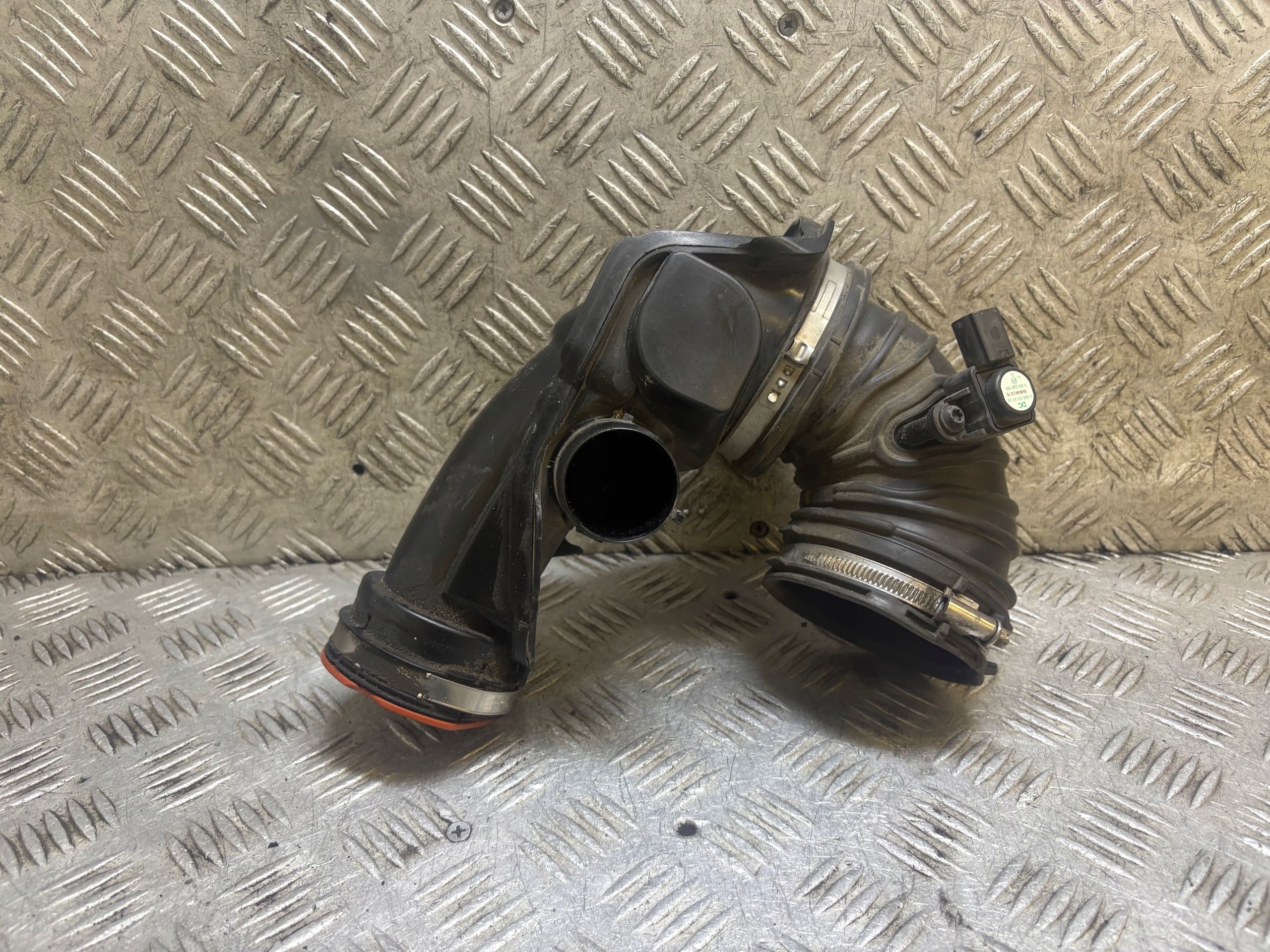 pipe air hose MERCEDES-BENZ C KLASA W205 A0061539728 SP7042 2017 2.2