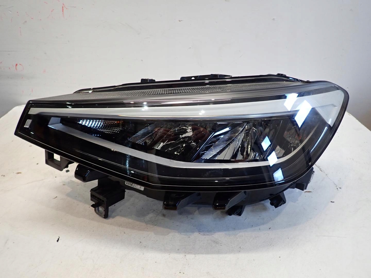 light front front left VW ID4 2020- FULL LED 11B941005A