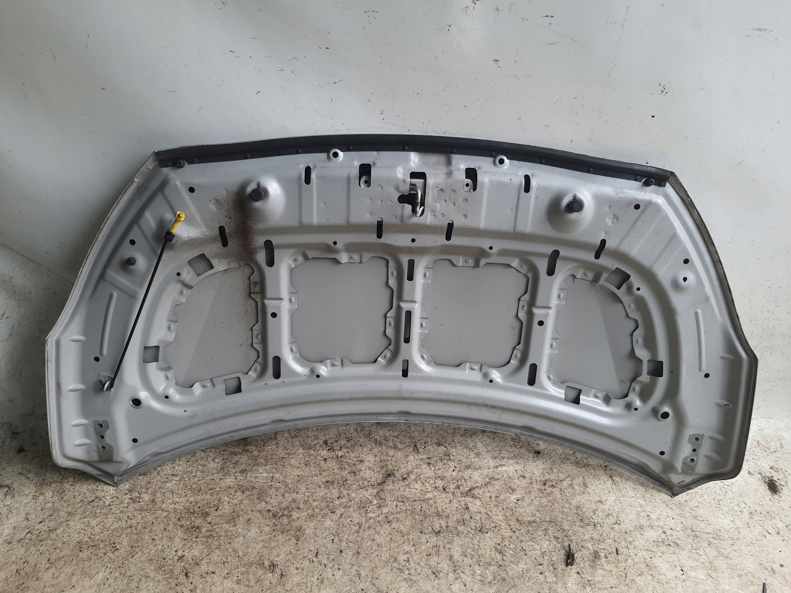 HYUNDAI I20 LIFT 12-15 cofano