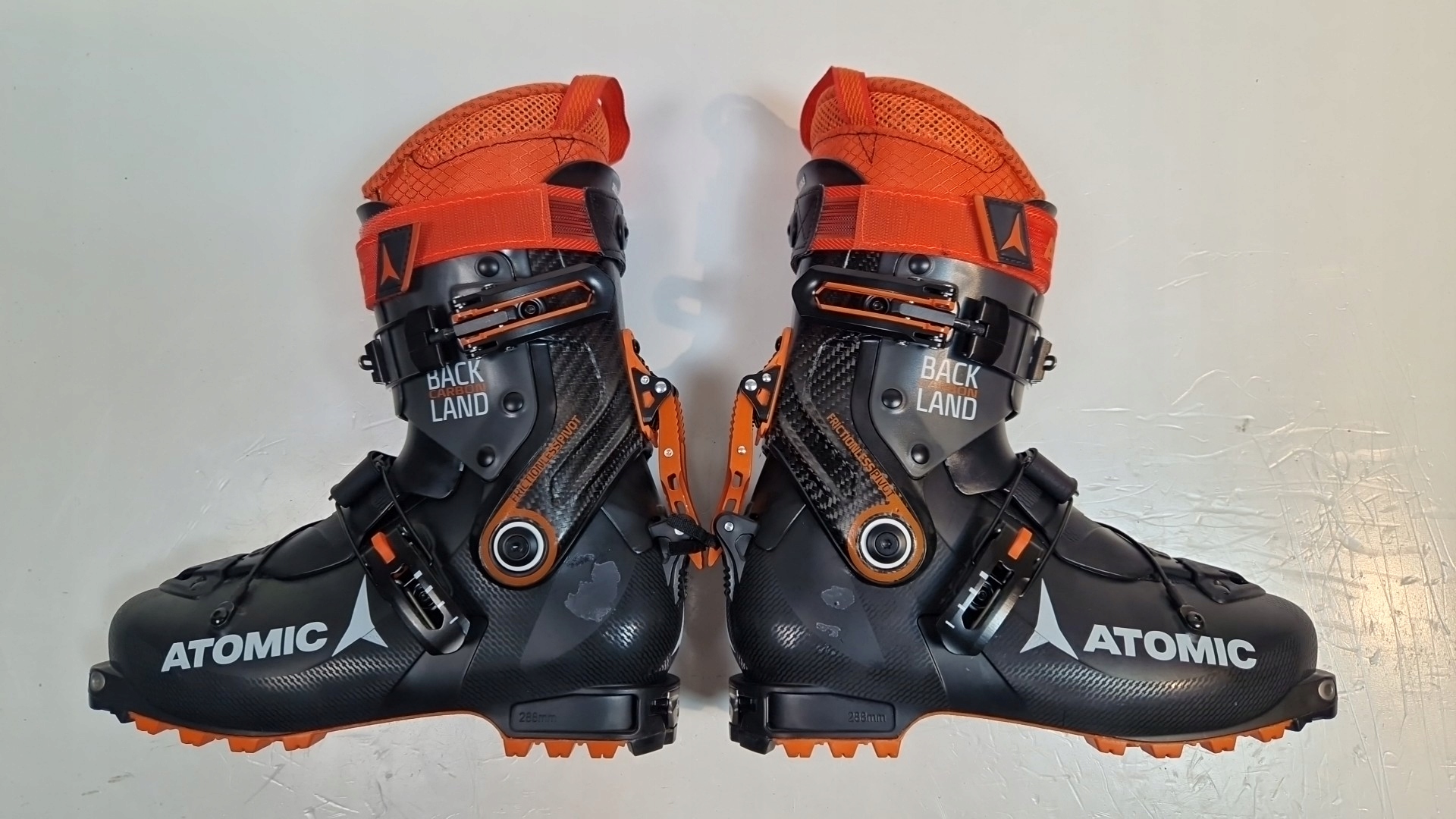 ATOMIC BACKLAND CARBON 26/26.5cm Skialpinistické topánky ATOMIC