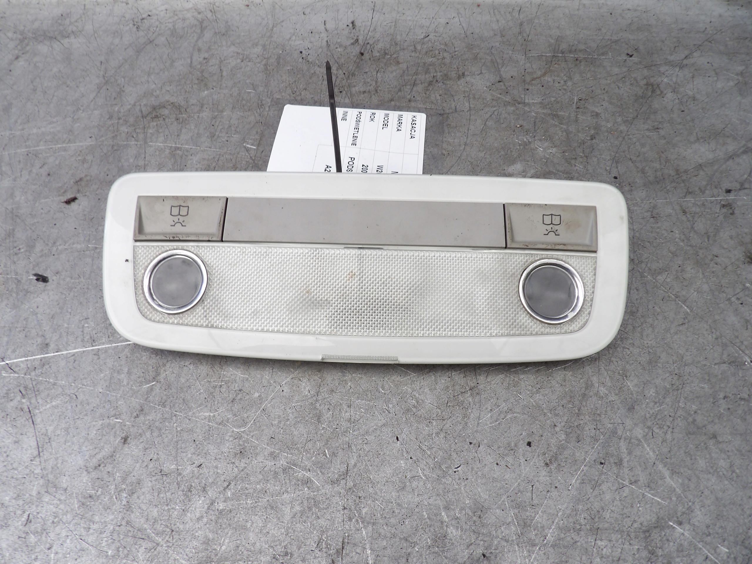 Mercedes W204 éclairage de toit arrière A2048208501