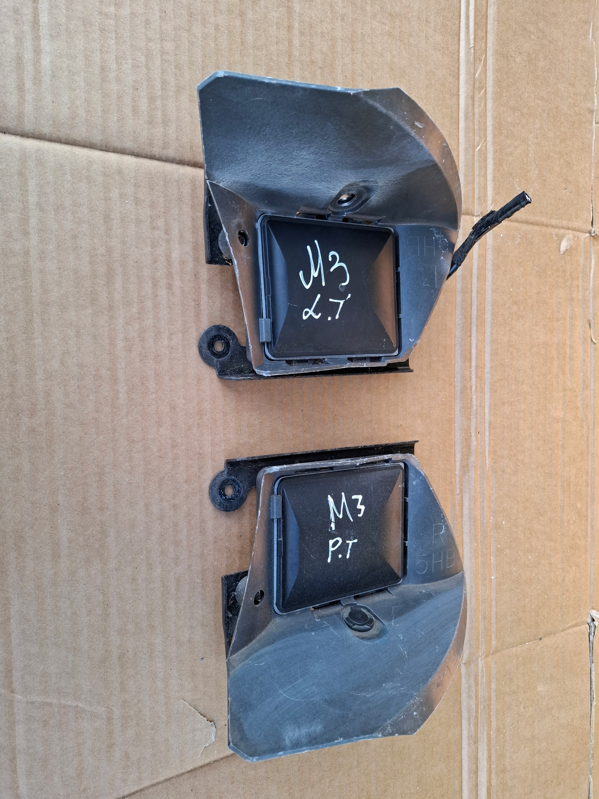 mazda 3 BM Датчик ассистент переключения полосы BHS2-67Y90F BHS2-67Y80F