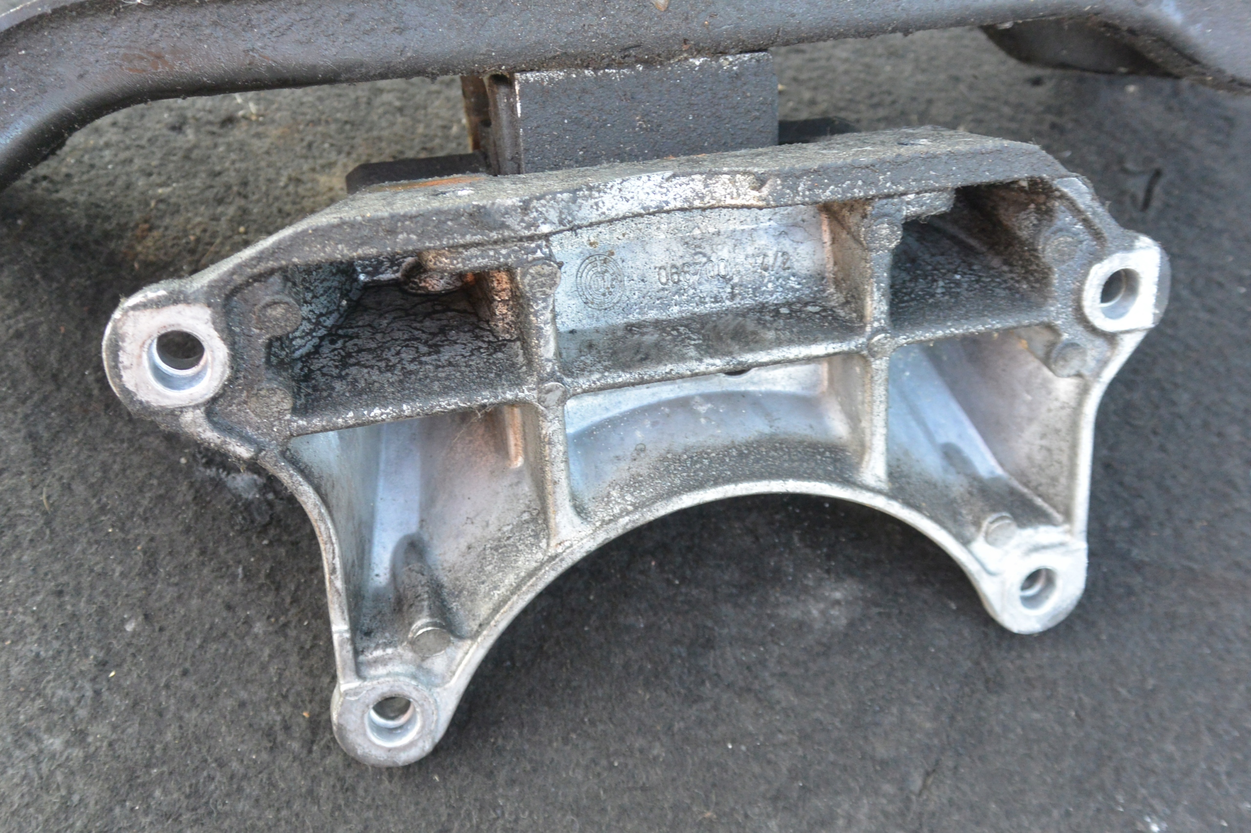 support gearboxes MERCEDES W211 W219 6.3 AMG