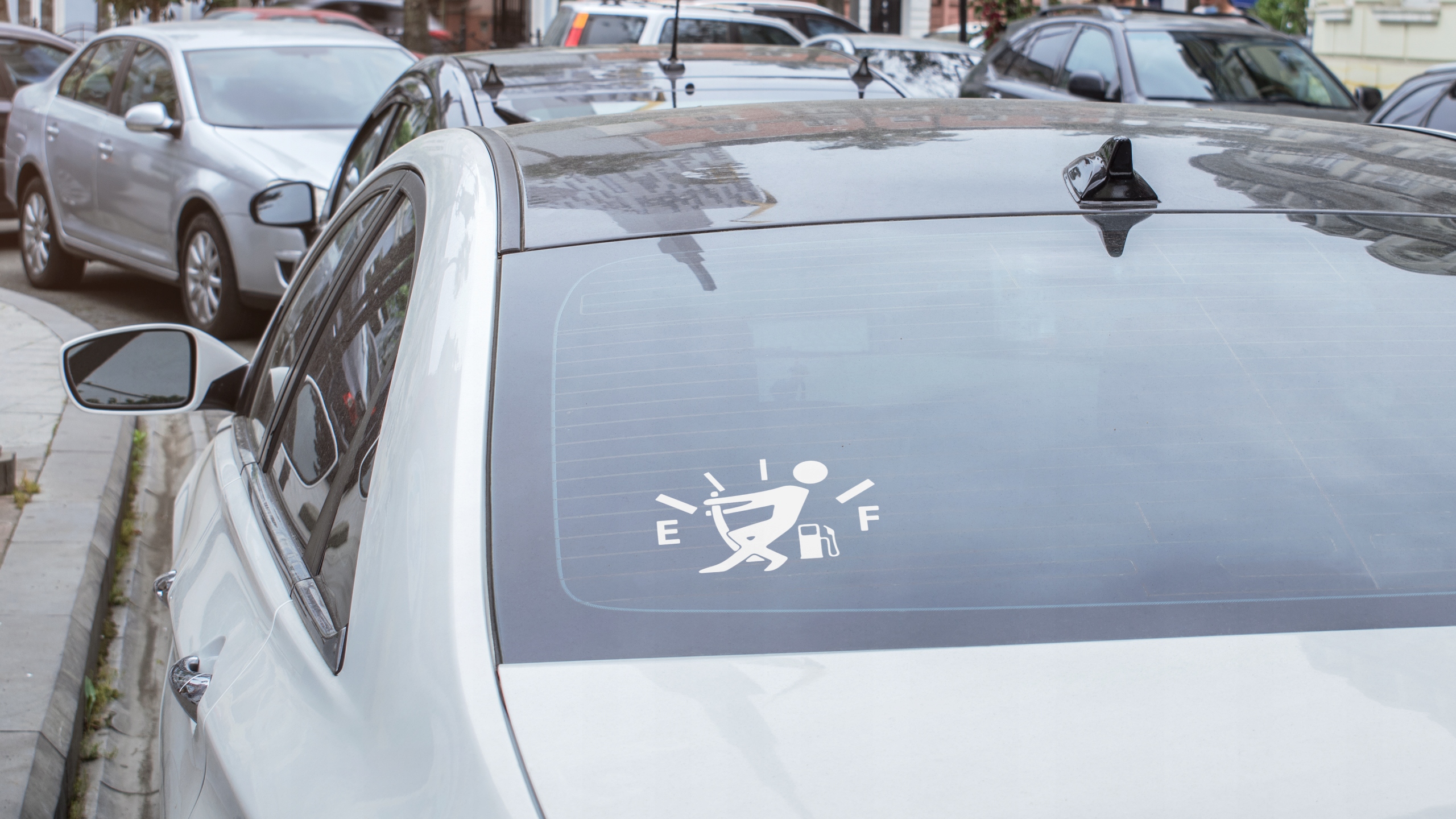 Naklejka na samochód NA WLEW PALIWA - Rower Wlepa - ODBLASKOWA| HOLOGRAM Długość 10 mm