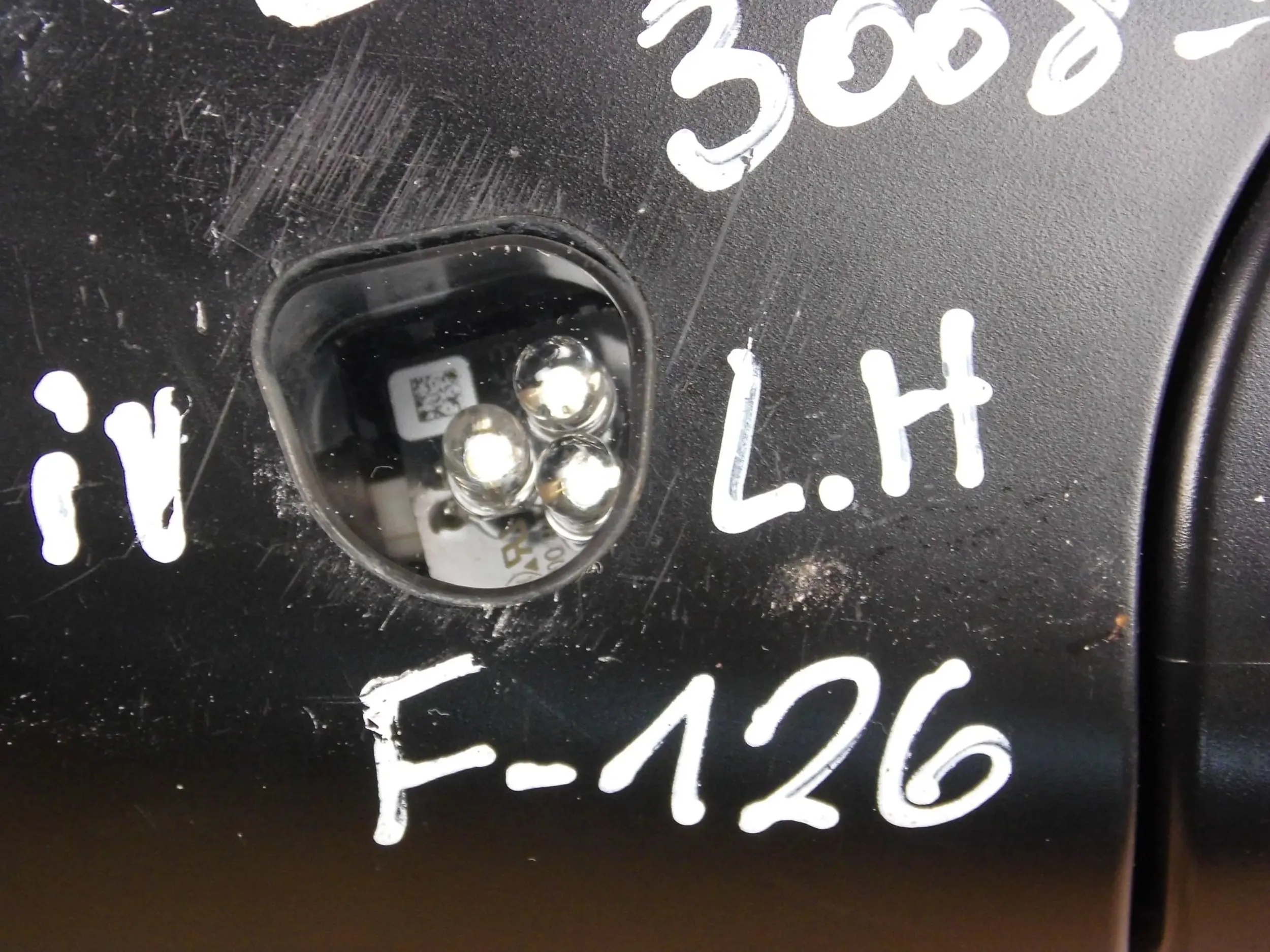 Peugeot 3008 II 2019 mirror left 17-PIN