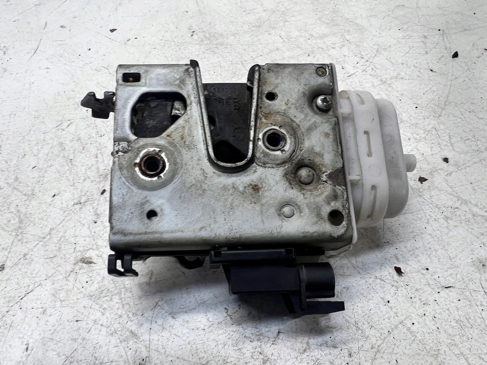 lock door right front AUDI A3 8L 8L1837016C