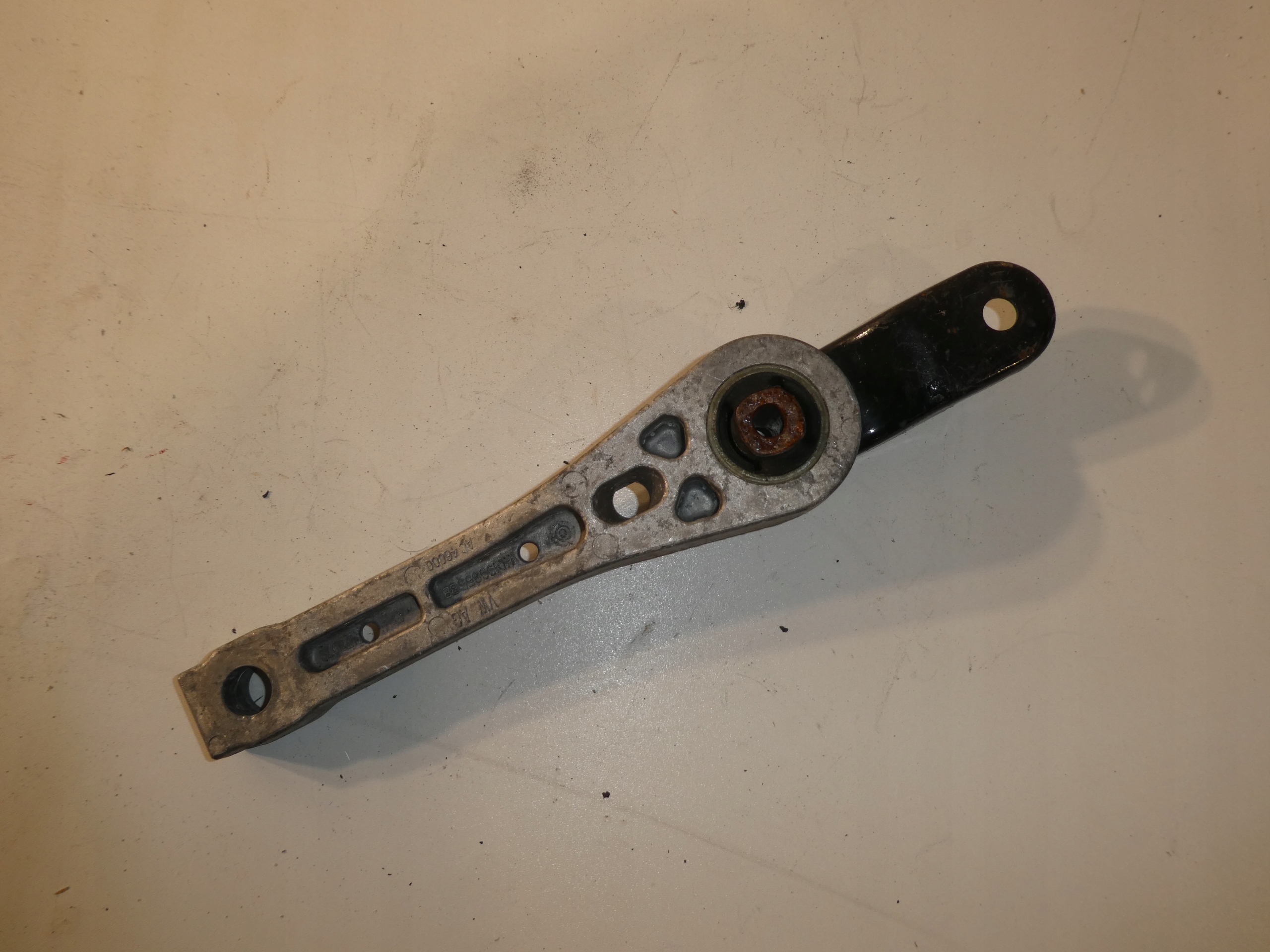 GETRIEBEHALTER VW AUDI SKODA SEAT 1K0199855BB