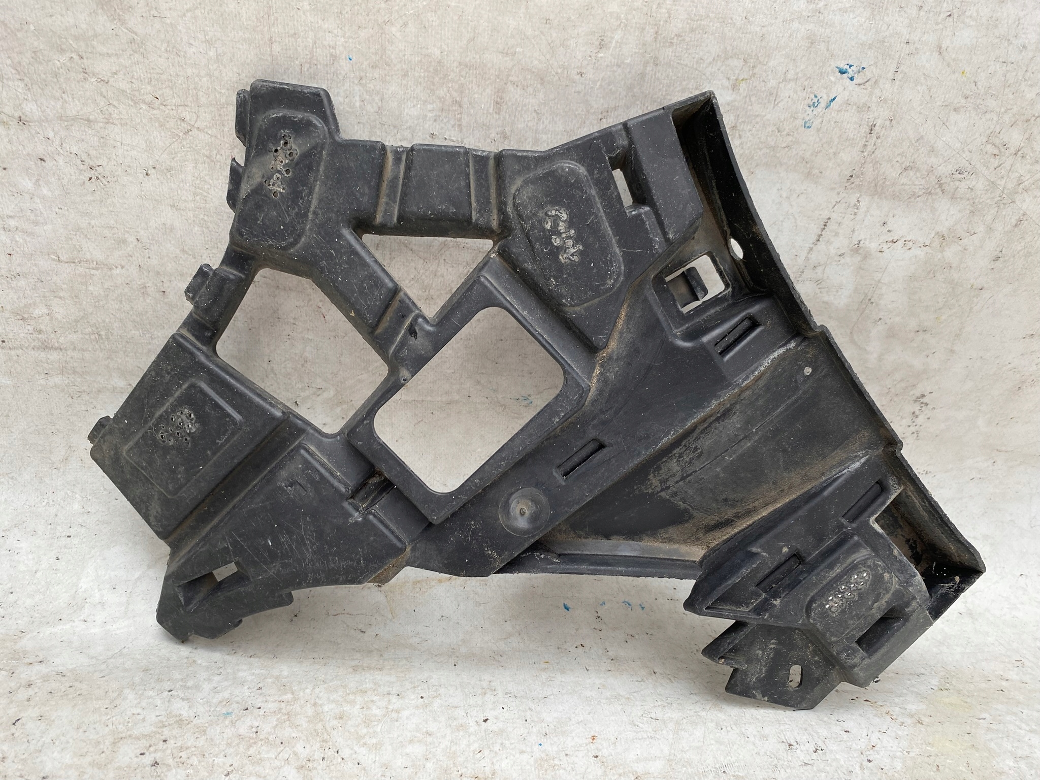RENAULT MEGANE IV 4 16- holder support intake left front 628172082R