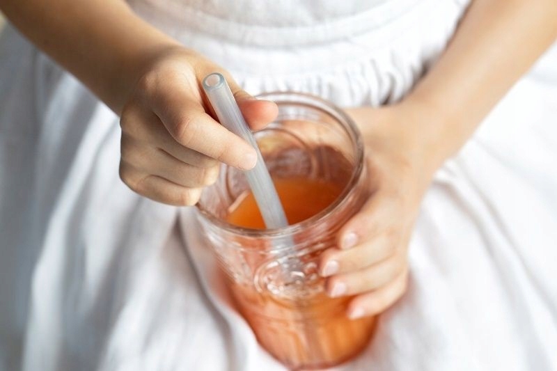 FOMMI - EKOLOGICZNE WIELORAZOWE SŁOMKI SILIKONOWE Z CZYŚCIKIEM GREY/BLUE Długość (cm) 20