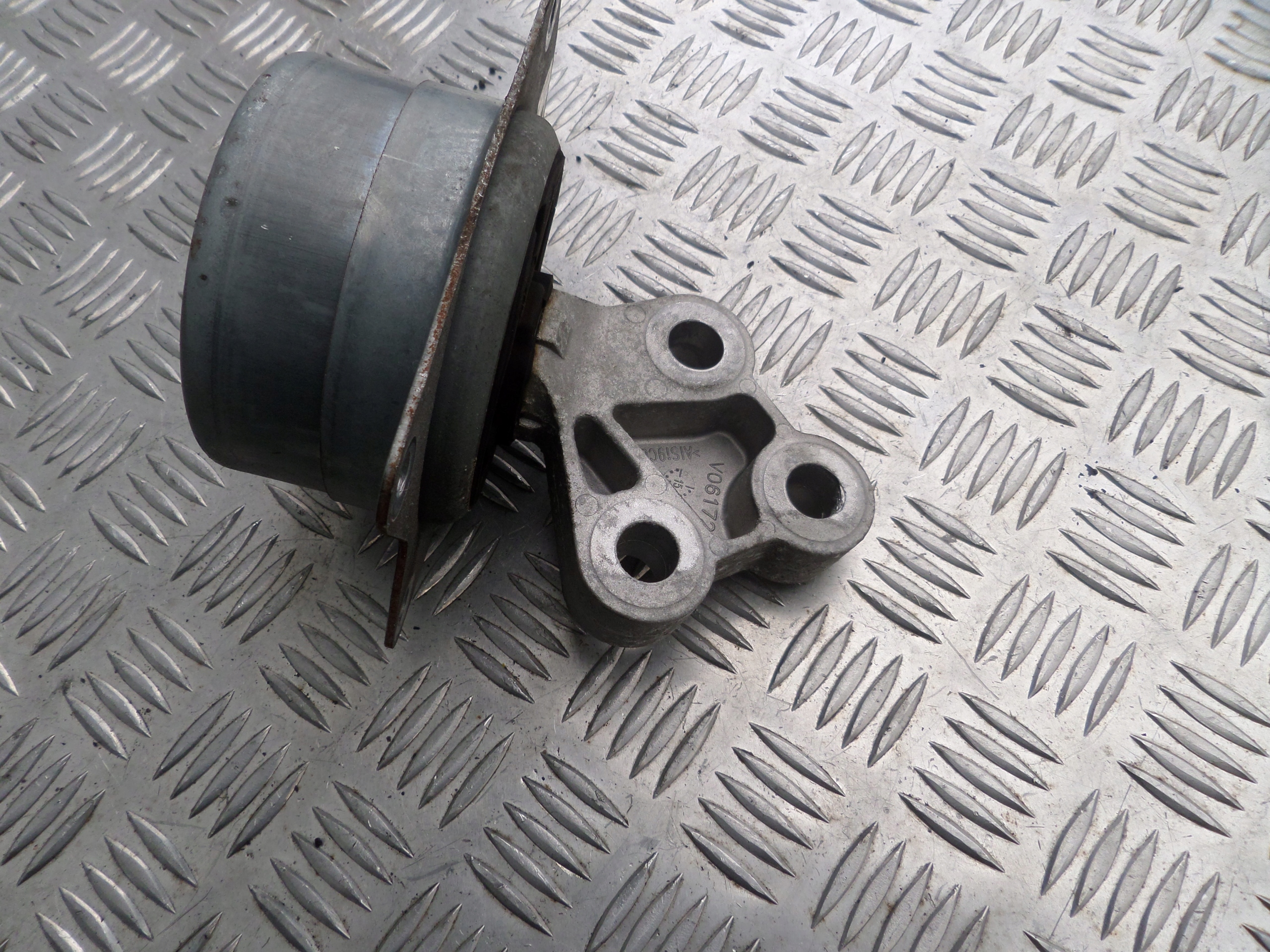 PODUSZKA SKRZYNIA 13312098 OPEL INSIGNIA 2.0 CDTI