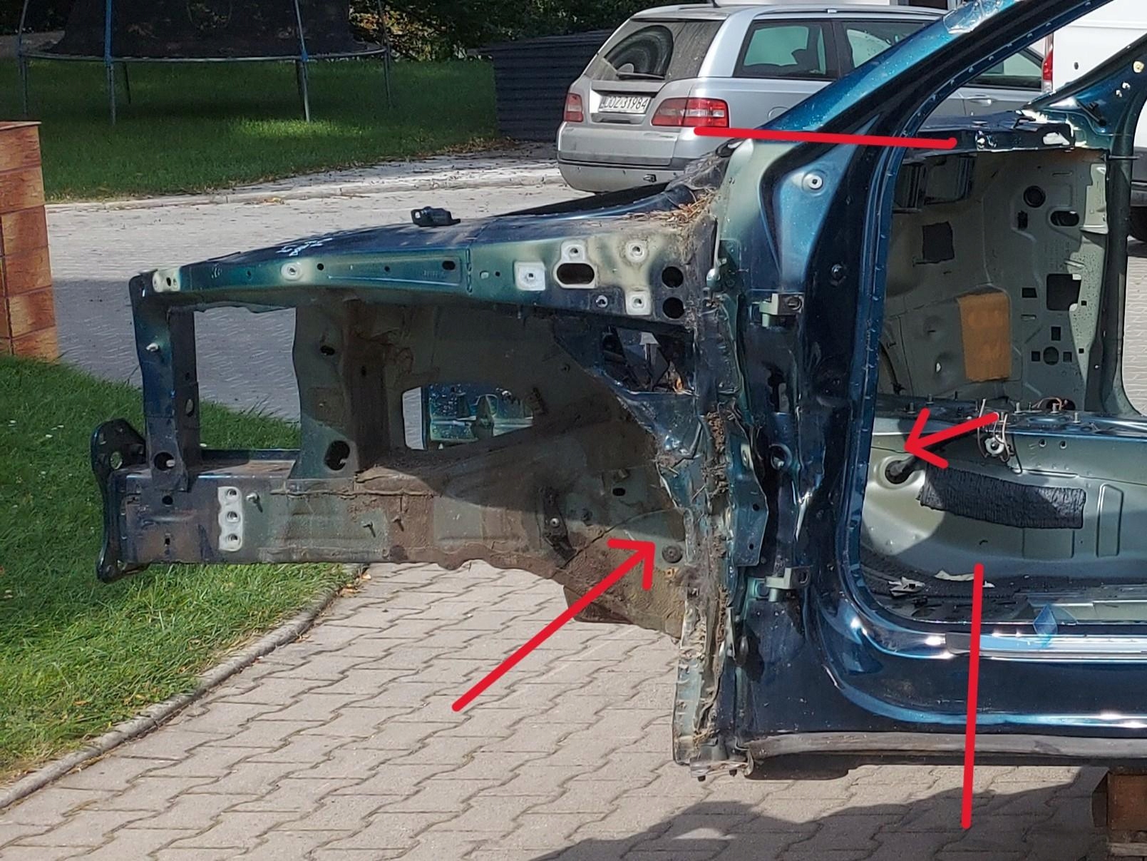 Audi Q8 E-TRON SUV 4KE quarter left front front oryg damaged !