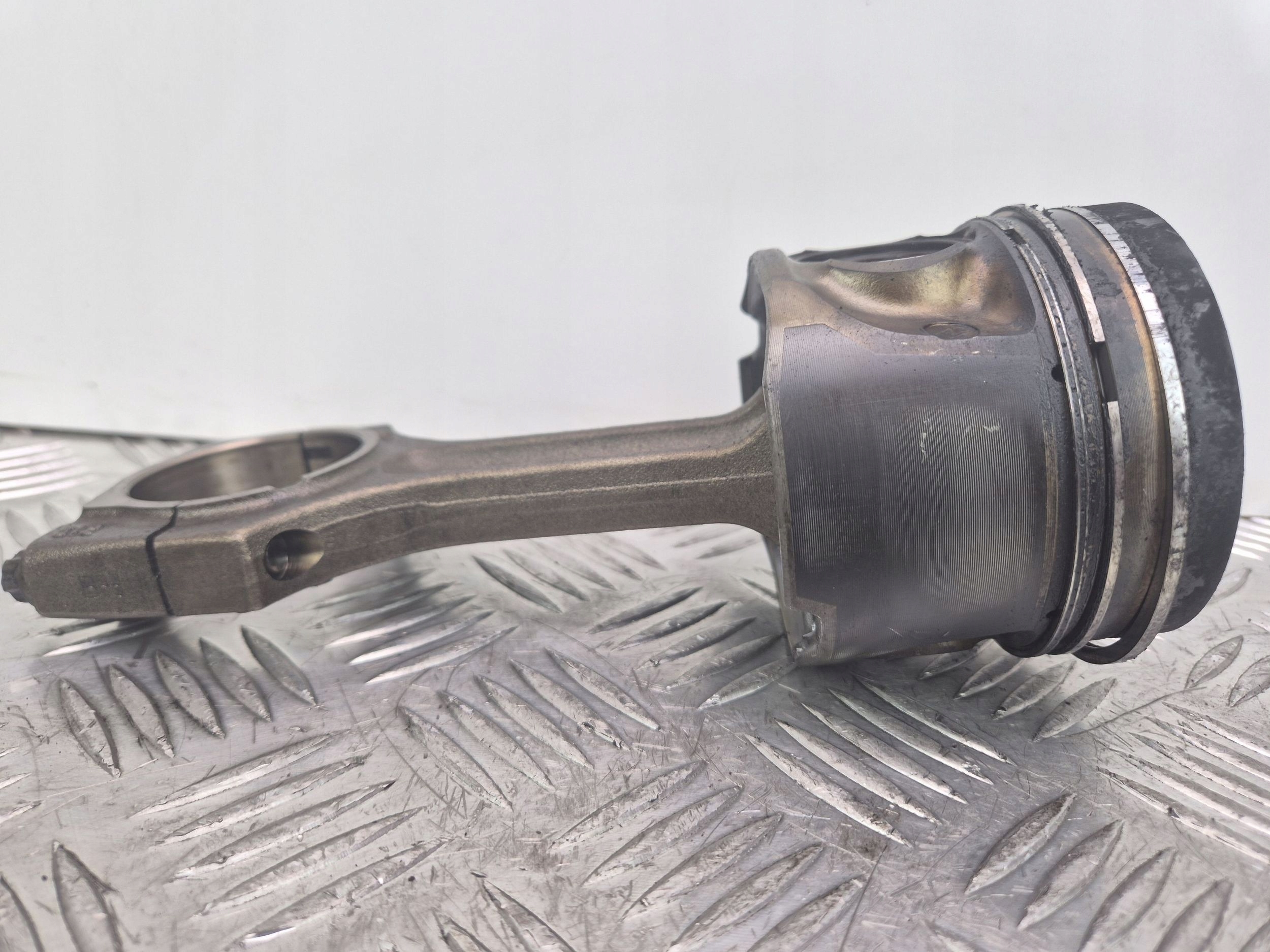 Piston avec bielle BMW X6 E71 E72 xDrive 30d 84L104 M57D30(306D3)