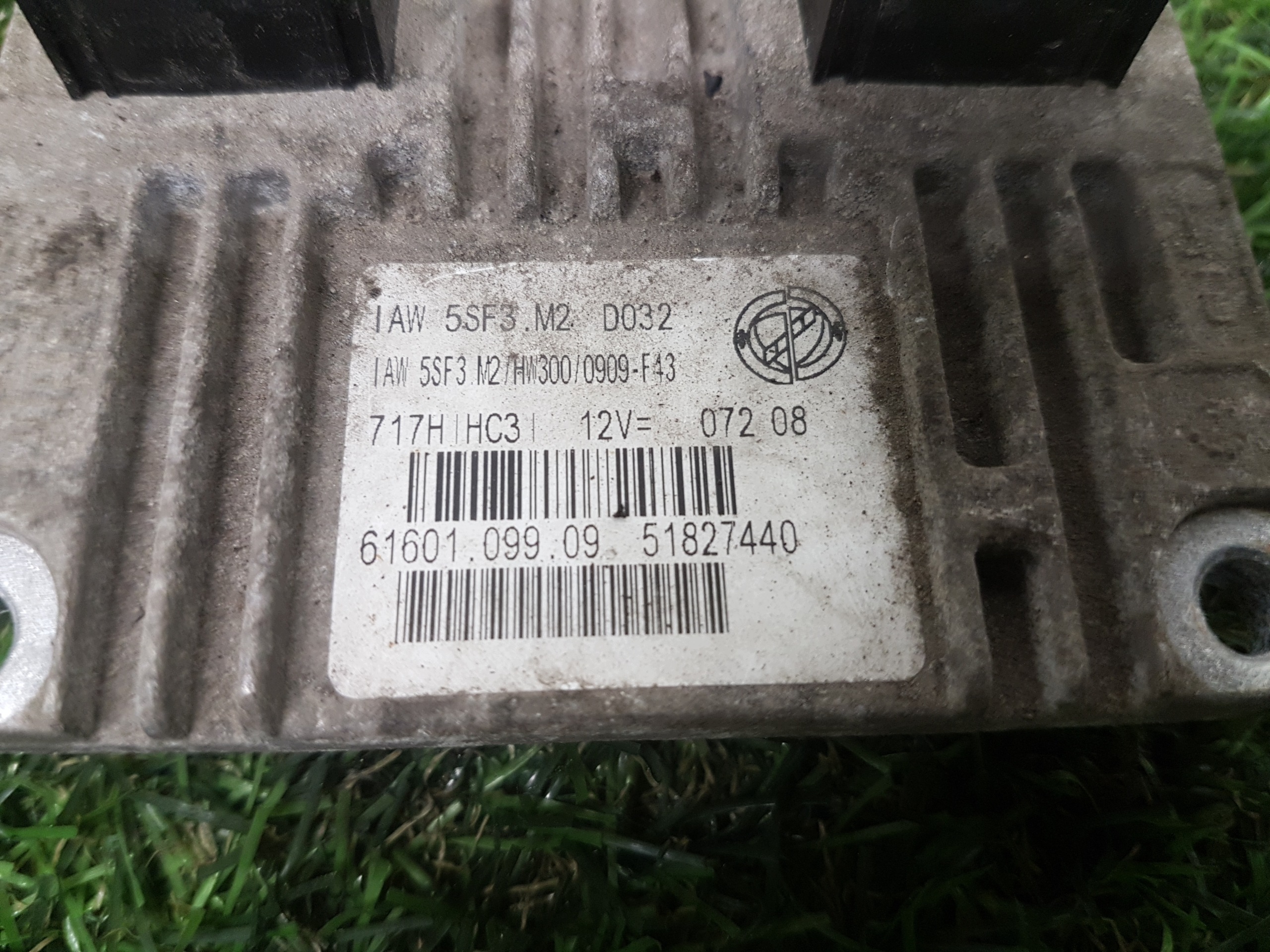 computer of the engine control unit FIAT GRANDE PUNTO 51827440