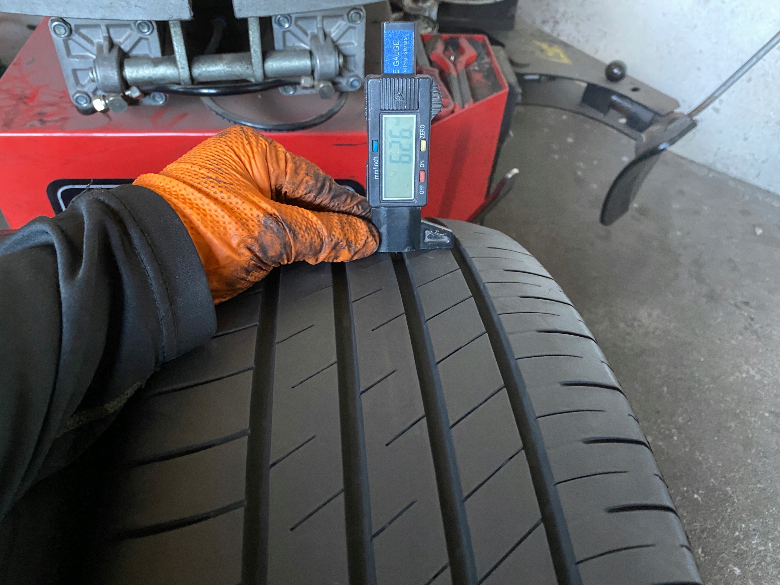 2 tyres summer 215/60R16 95V Goodyear EfficientGrip Performance 6,5mm