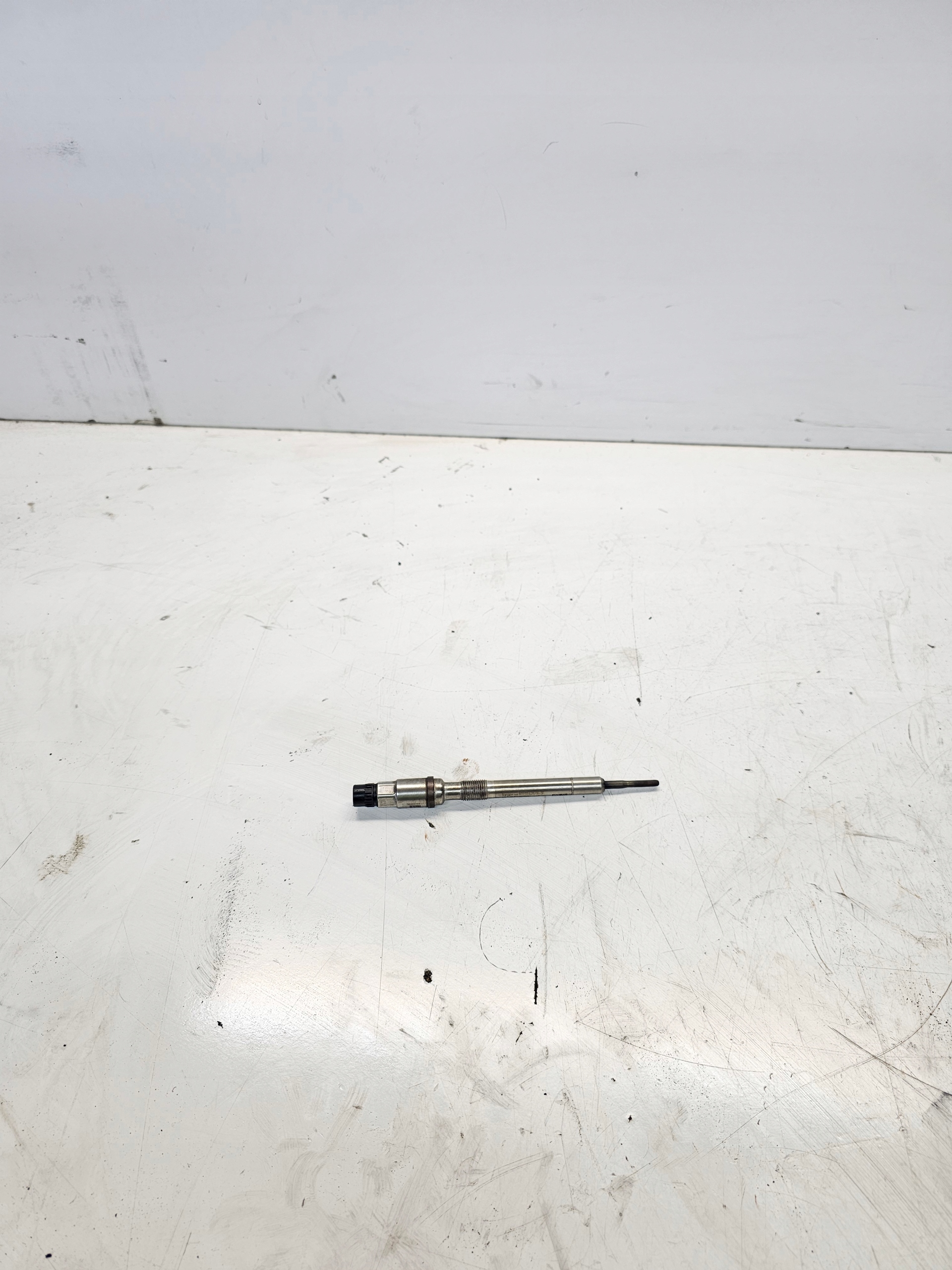 ŚWIECA ŻAROWA 2.0 TDI AUDI VW SEAT SKODA 03L905061G