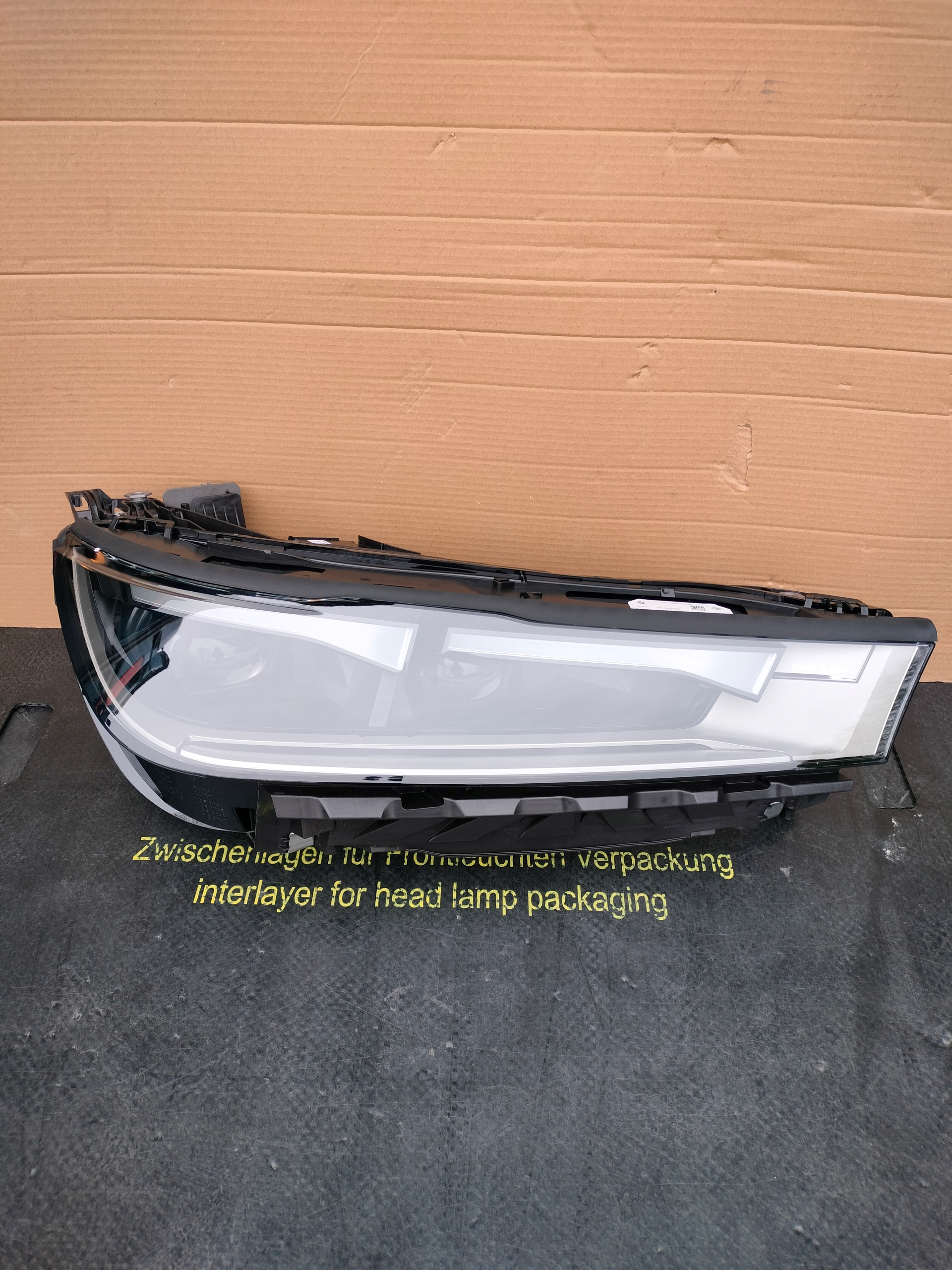 LAMPA PRAWA BMW IX20 I20 M60 full led