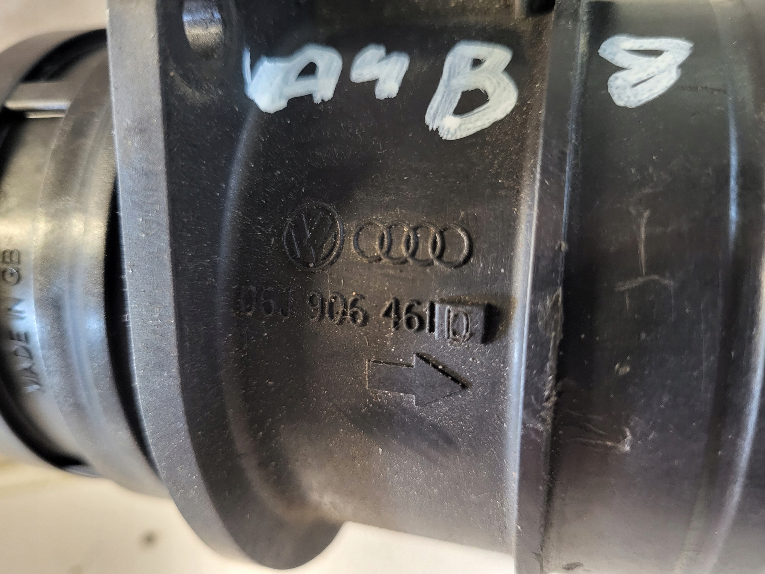 flow meter AUDI A4 B8 1.8 TFSI 06J906461D