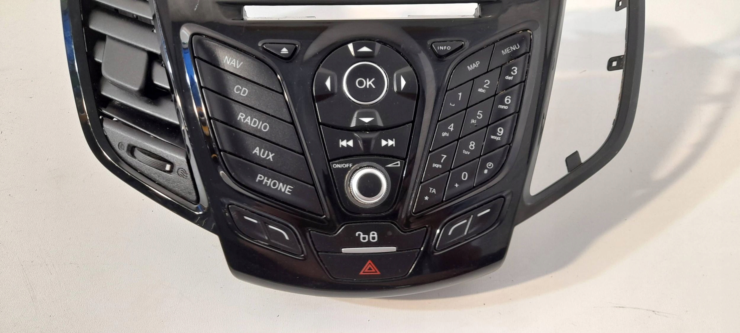 Ford Fiesta MK 7 control panel radia navigation devices C1BT18K811RA R520