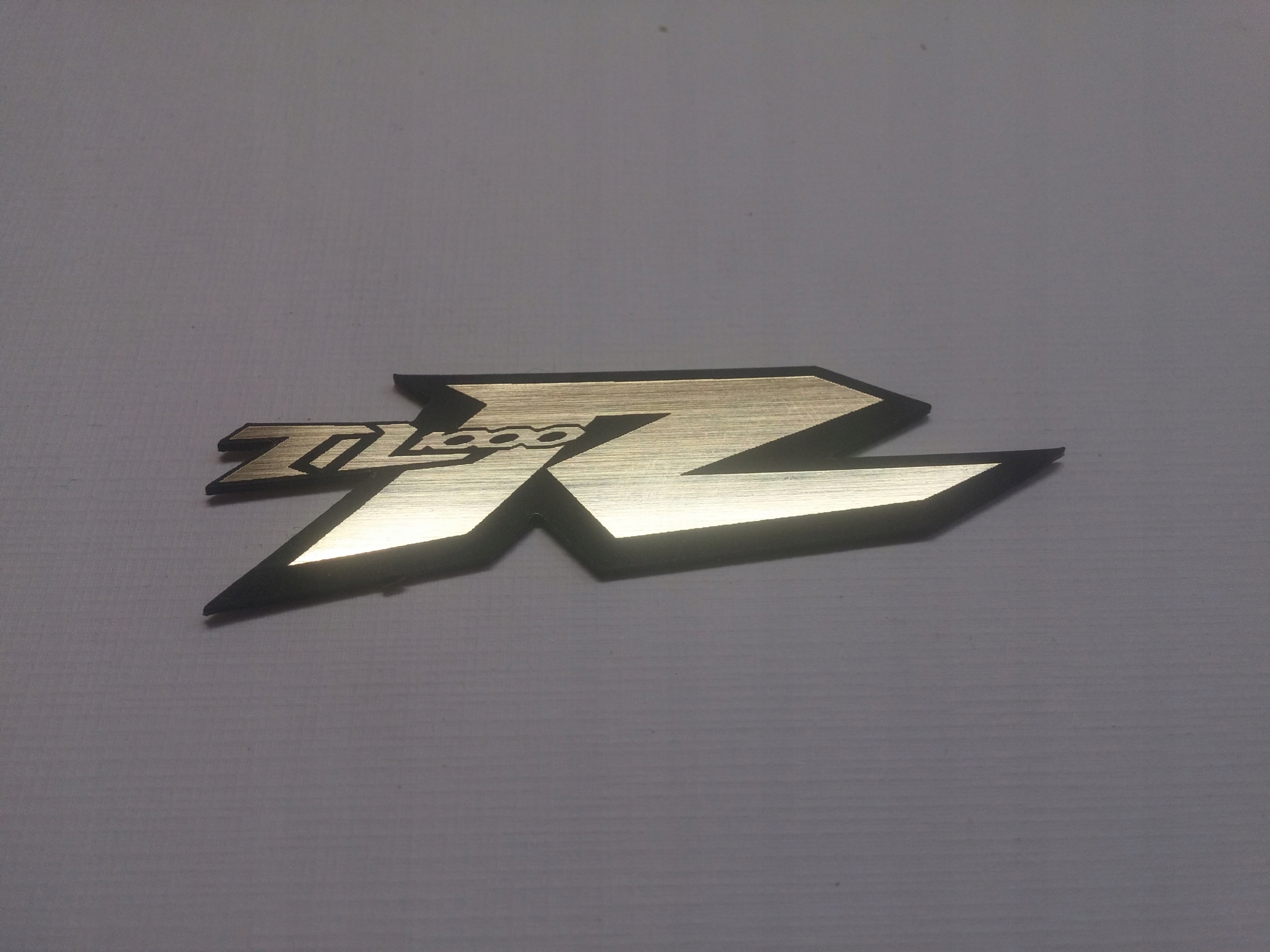 

Suzuki Tl 1000 naklejka emblemat 60 x 17mm *złota