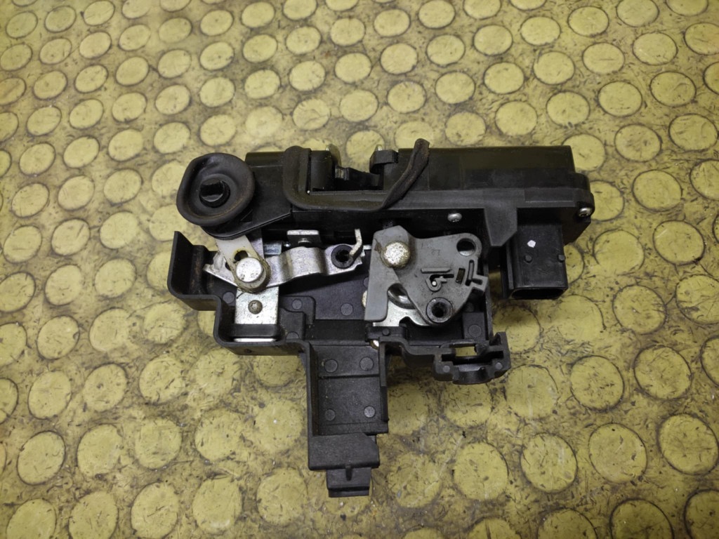 OPEL ANTARA lock door left rear part