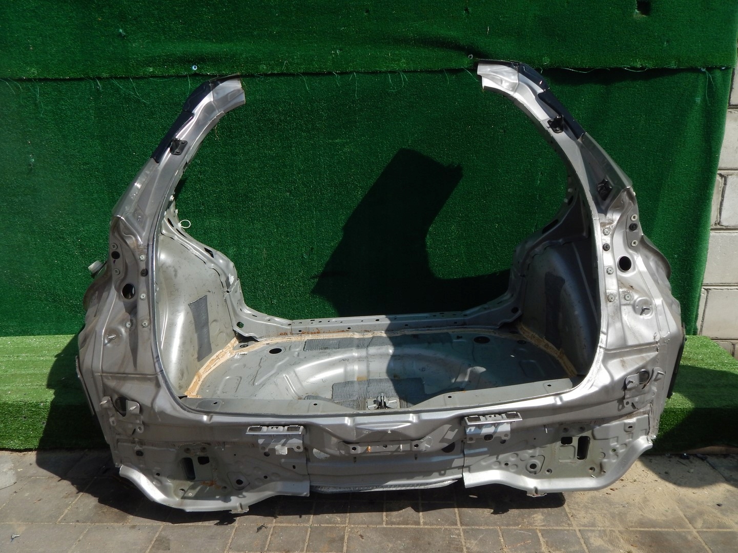 PAS TYLNY PODLOGA TOYOTA CHR HYBRYDA 16-22 Typ samochodu Samochody osobowe