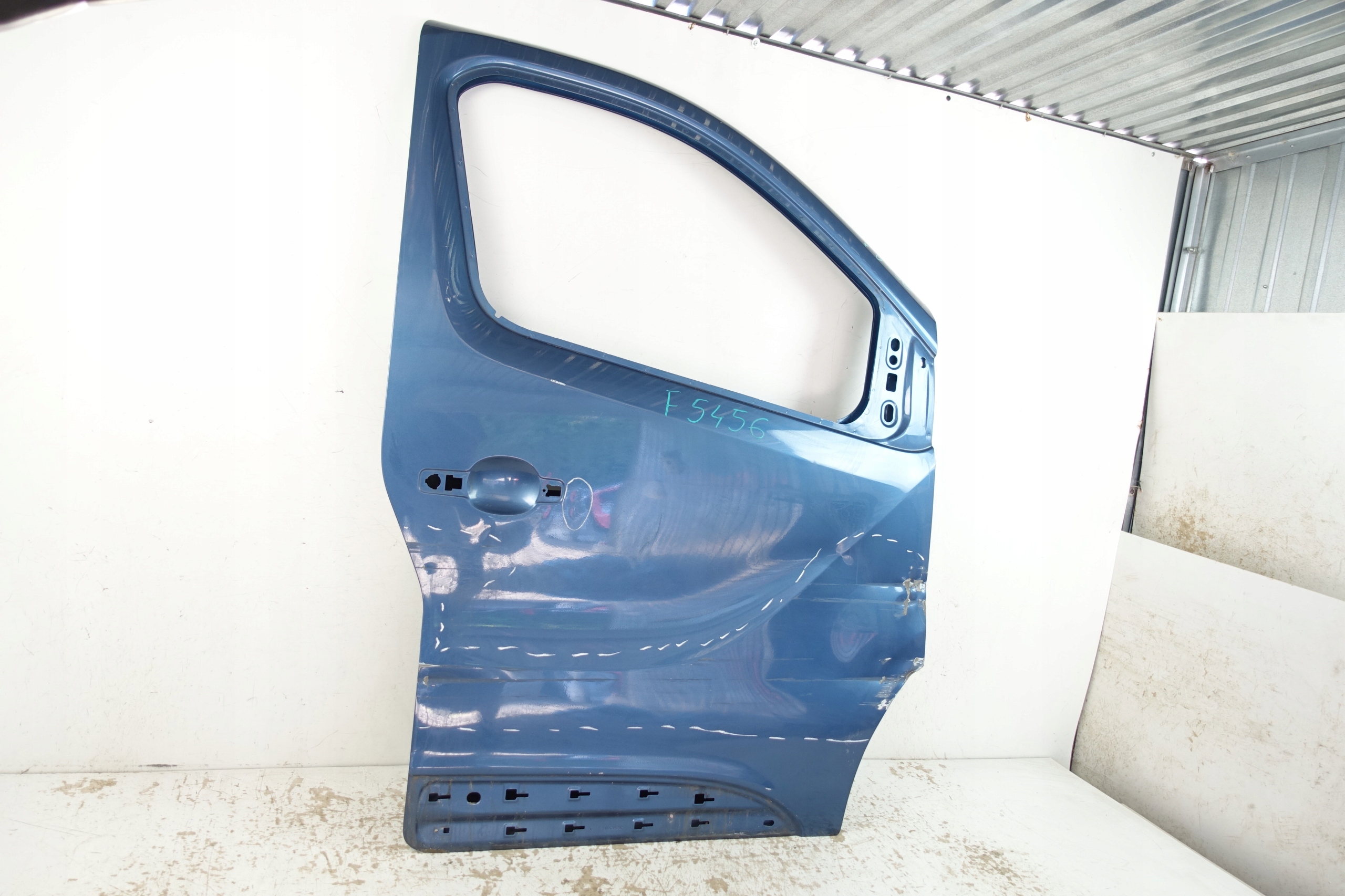 RENAULT TRAFIC III 2014- door front right front 806747016R