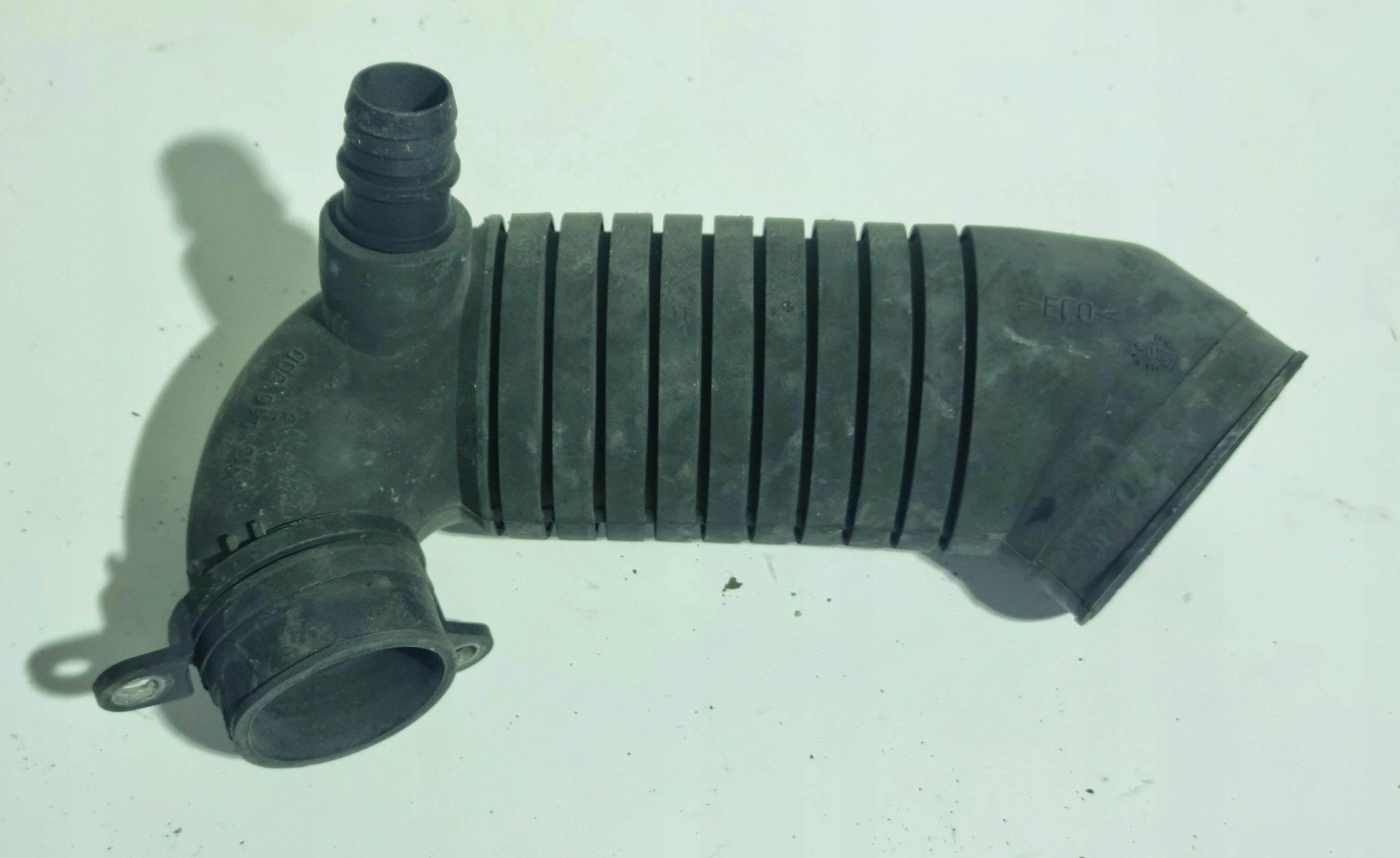 AUDI A4 PASSAT B5 trouba hadice intercoolera 8D0129615