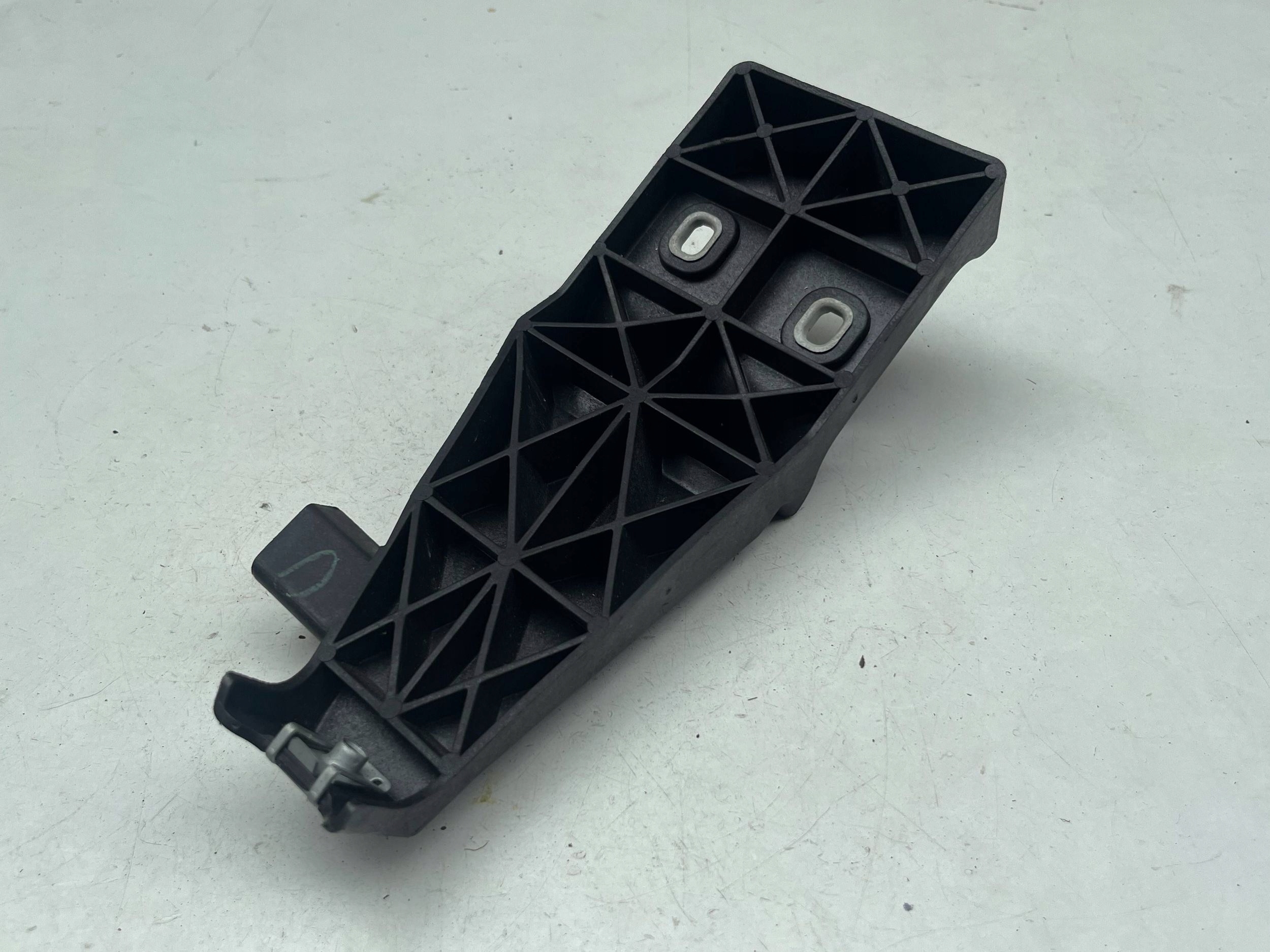 holder bumper bracket right rear part MERCEDES W166 1668804600 !J