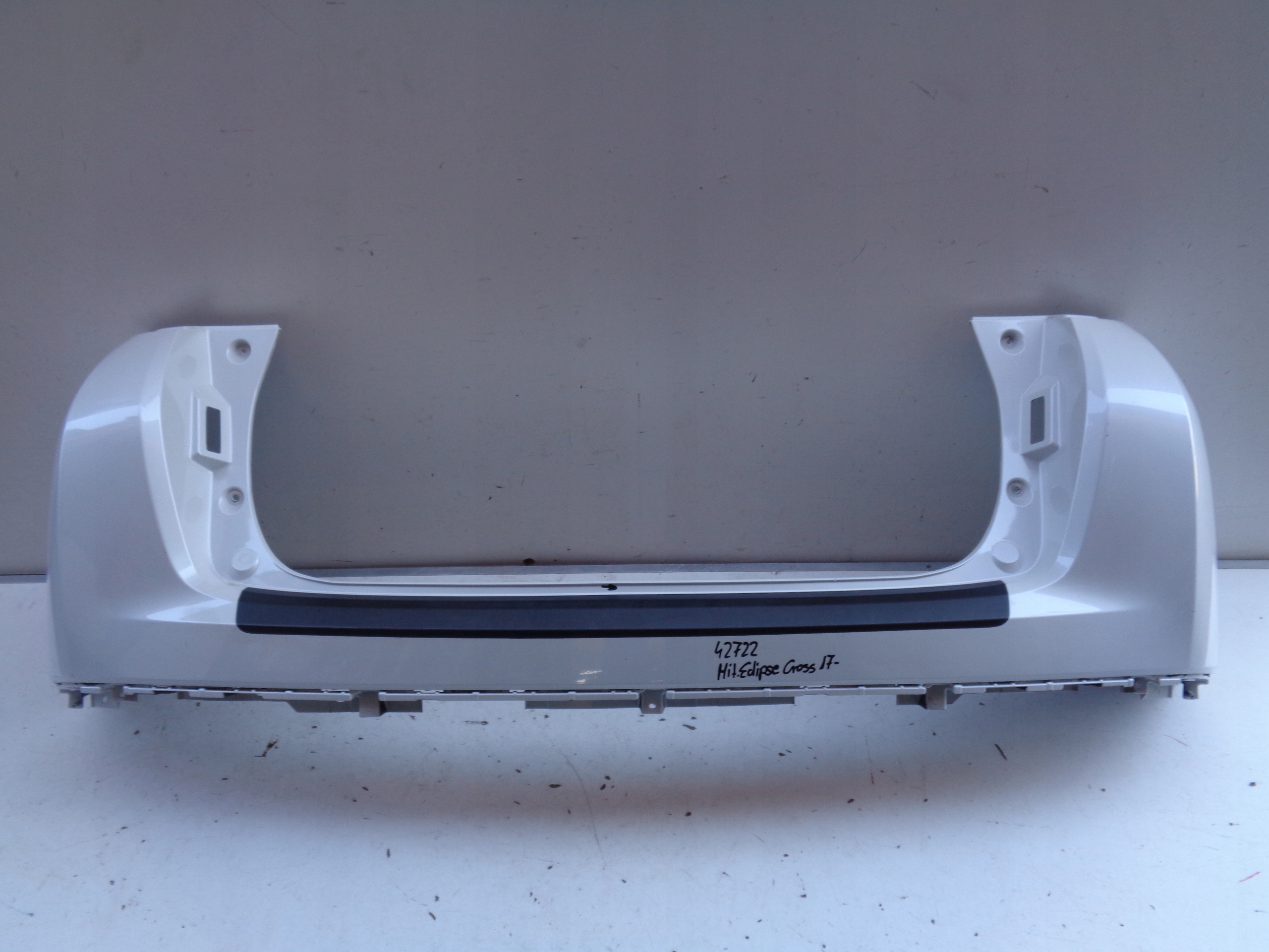 STOSSSTANGE HINTEN MITSUBISHI ECLIPSE CROSS 17- NR 42722