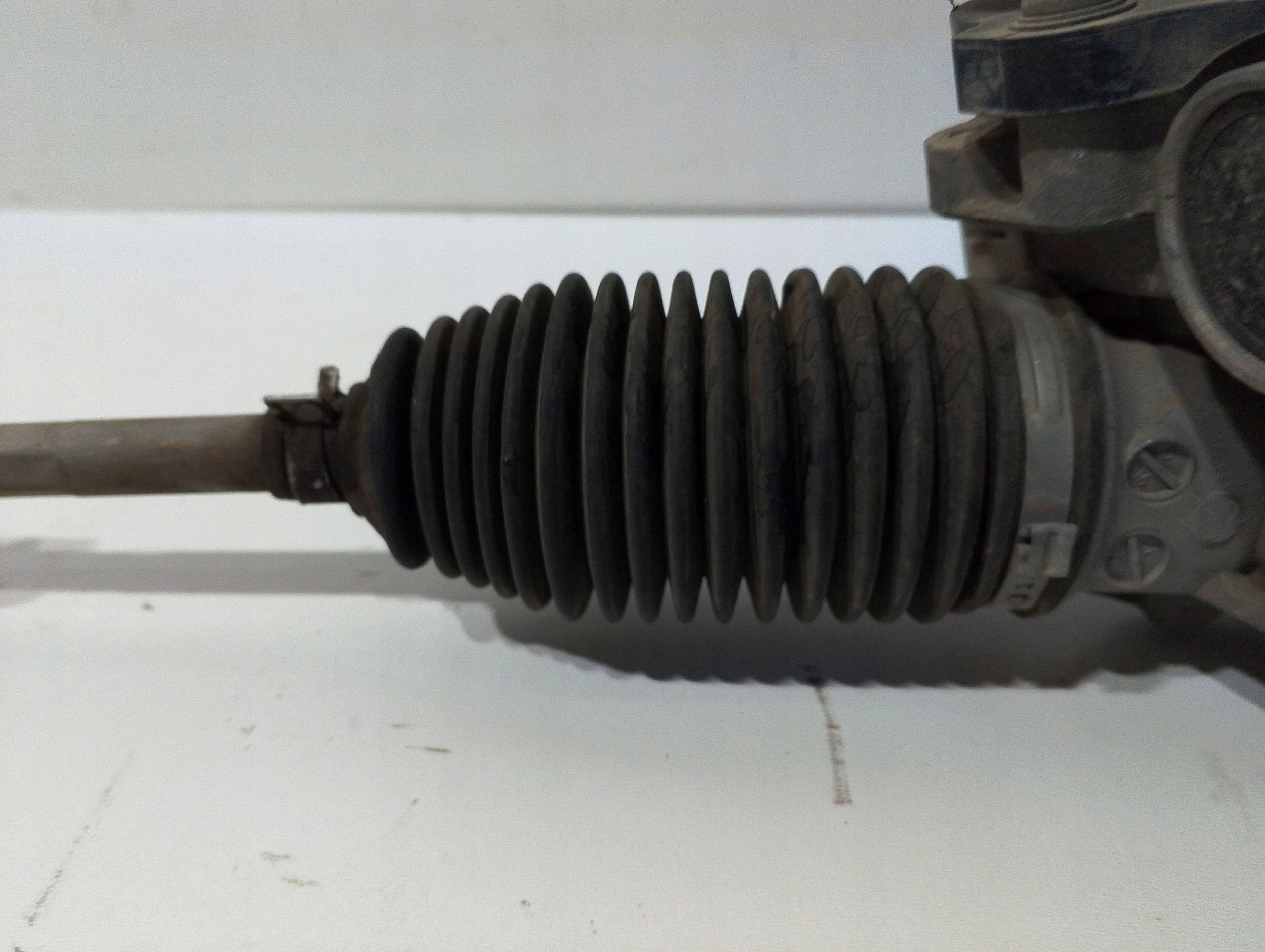 Peugeot 208 Boîter direction 6820000190 (Y139)