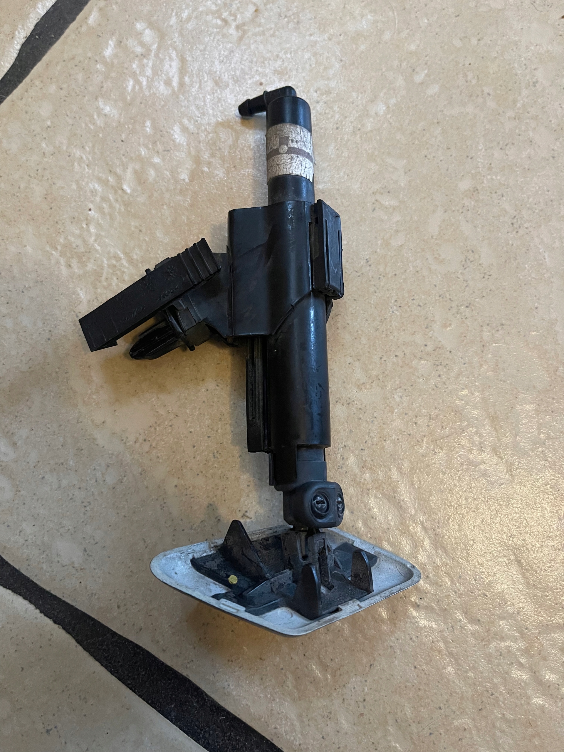 Ford Galaxy шайба лампы оригинал слева