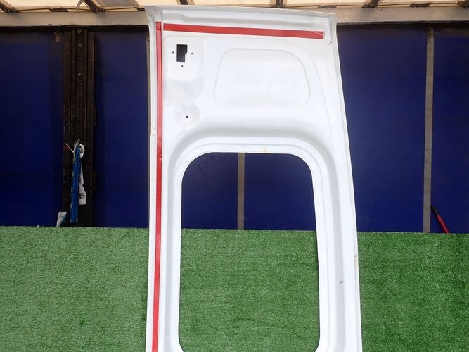 RENAULT TRAFIC VIVARO 01- door left rear. rear part