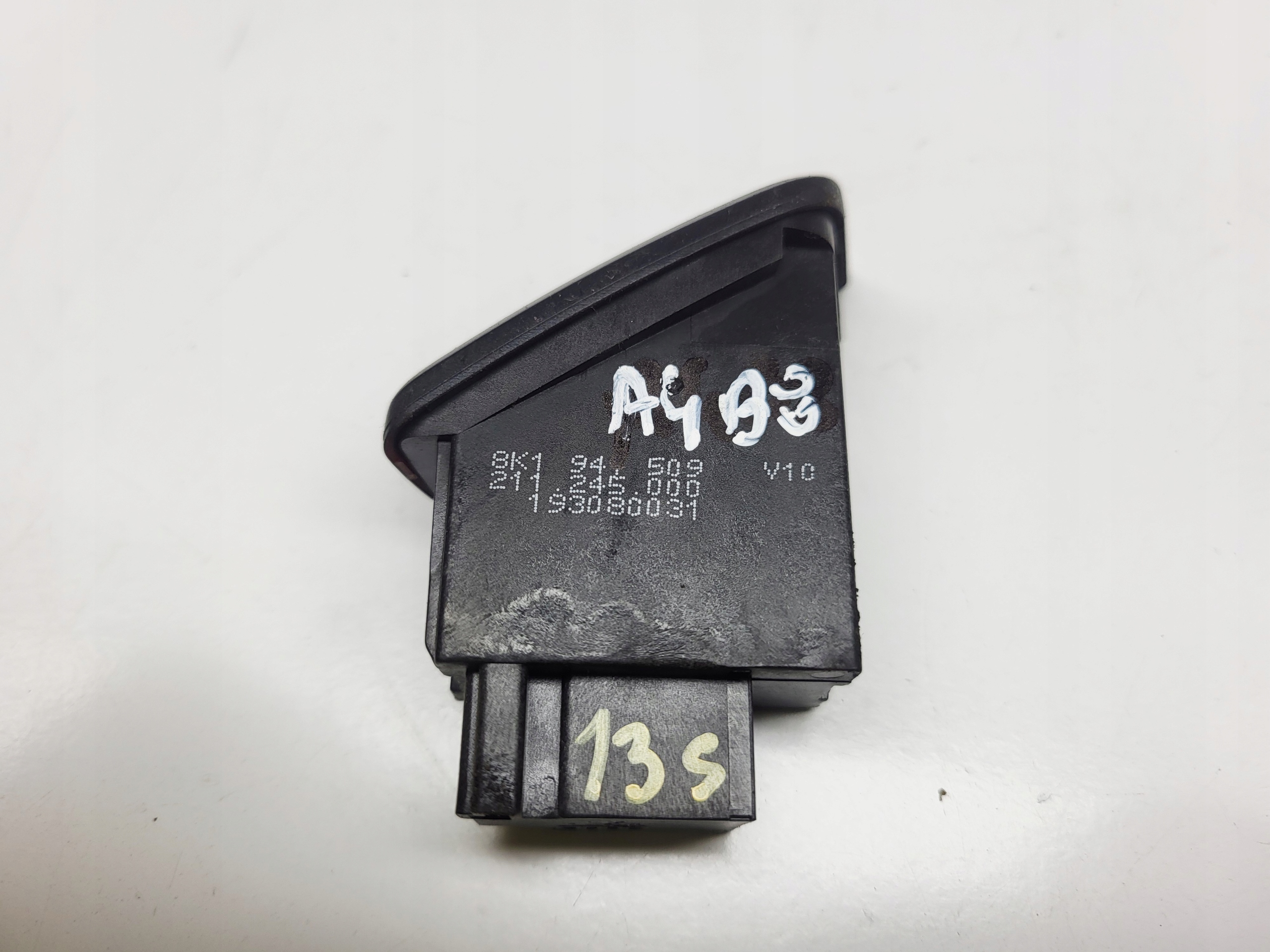 switch light switch of warning lights AUDI A4 B8 8K1941509 europa
