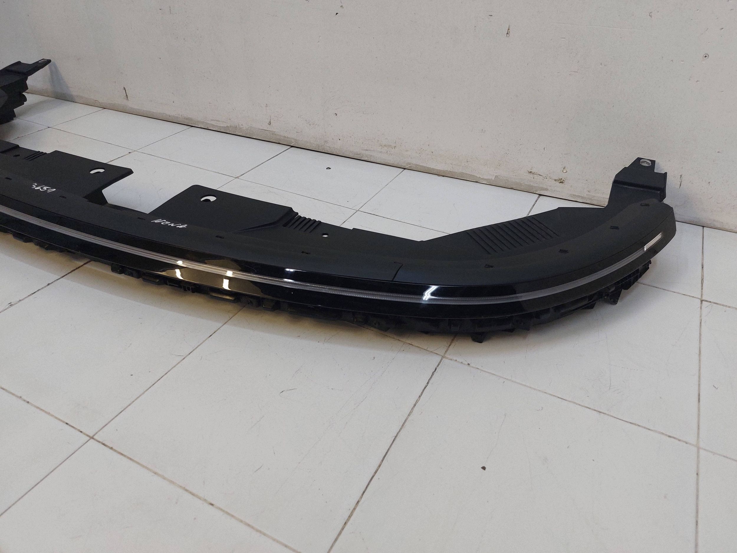 HYUNDAI KONA II 23r> light REFLEKTOR front 8 vertical LED DRL original 92209BE