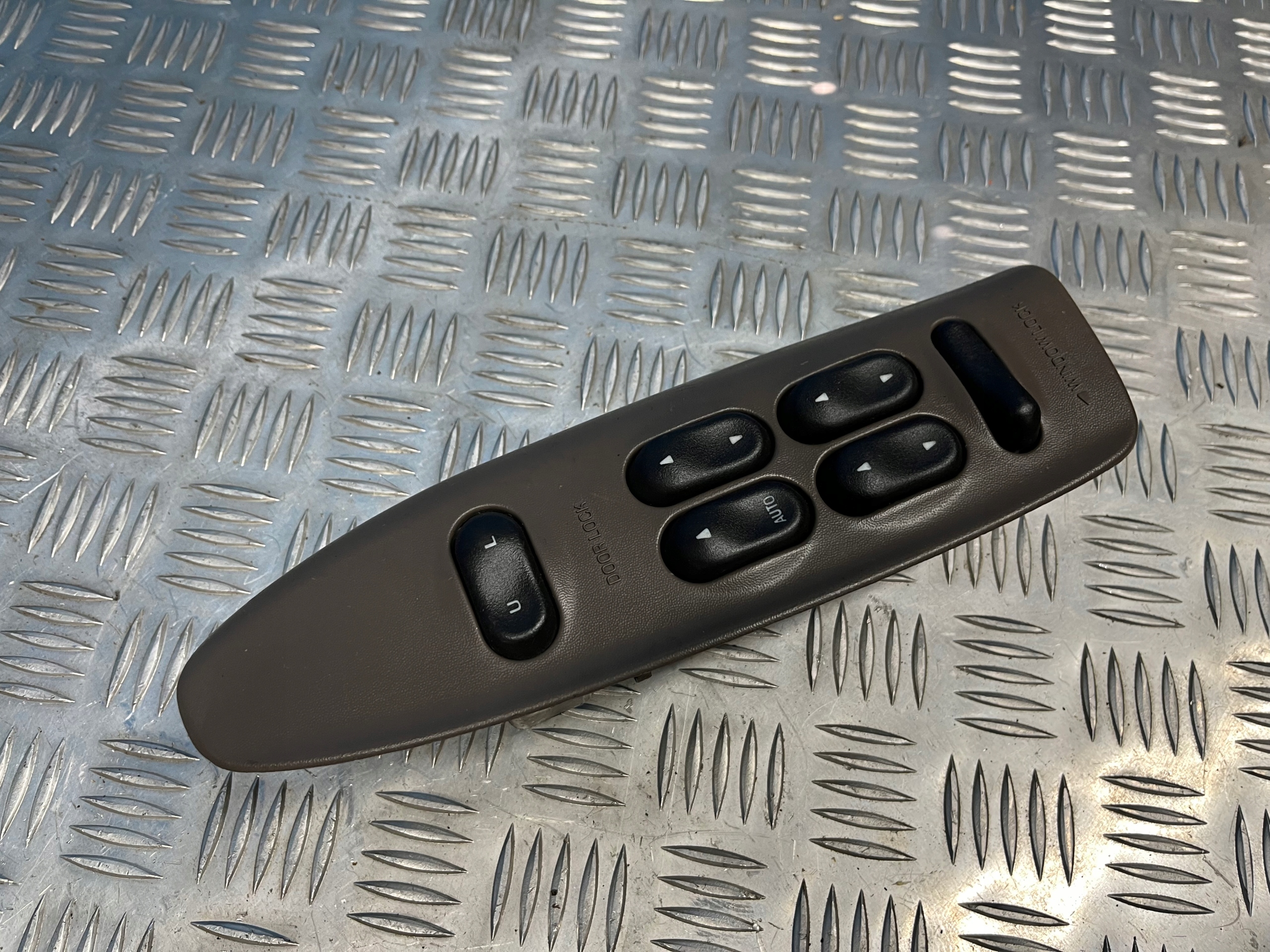 FORD ЭКСПЕДИШН И 98- ПАНЕЛЬ ПЕРЕКЛЮЧАТЕЛЬ СТЕКОЛ