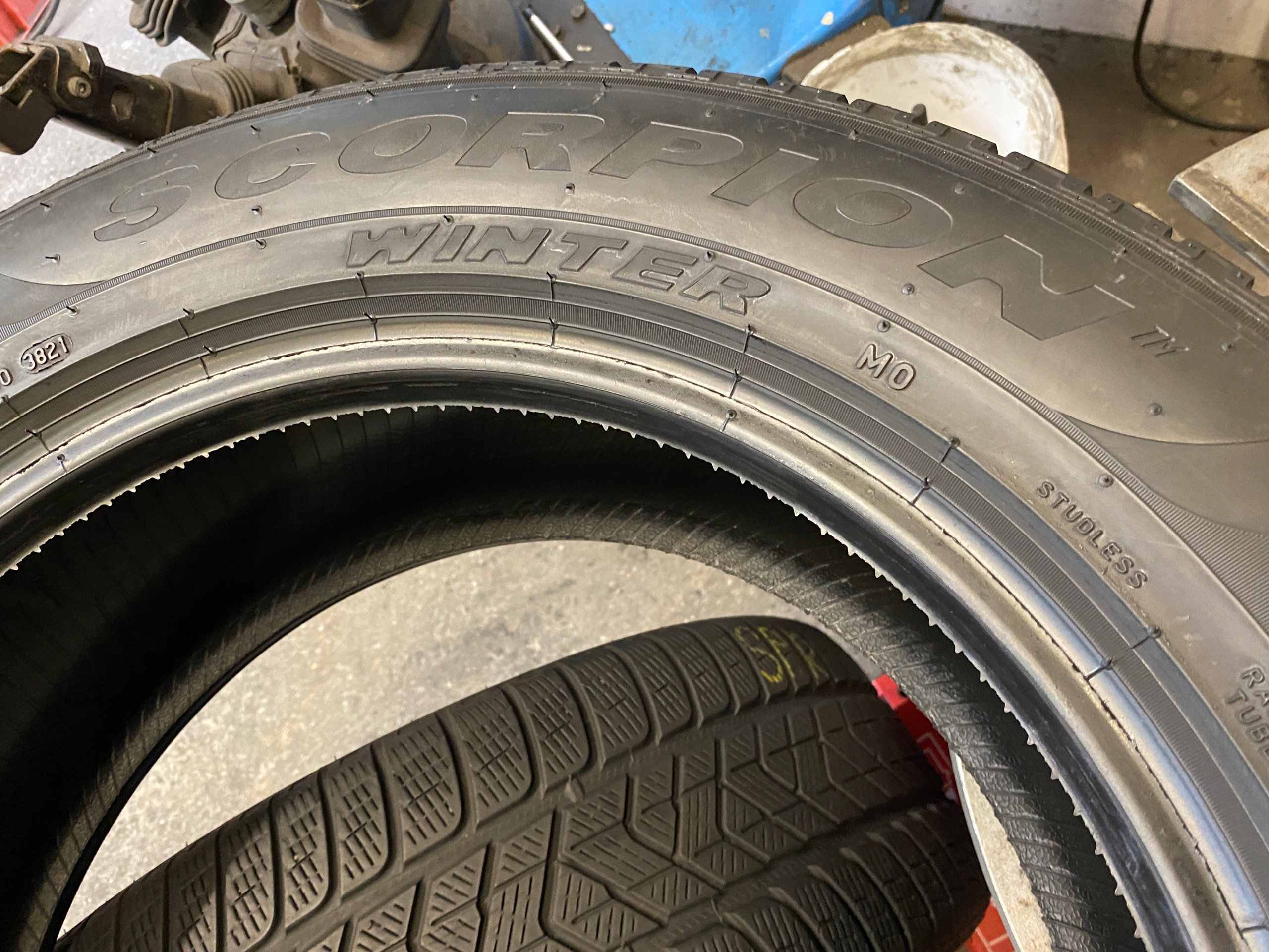2 tyres winter 235/60R18 103H Pirelli SCORPION WINTER 6mm