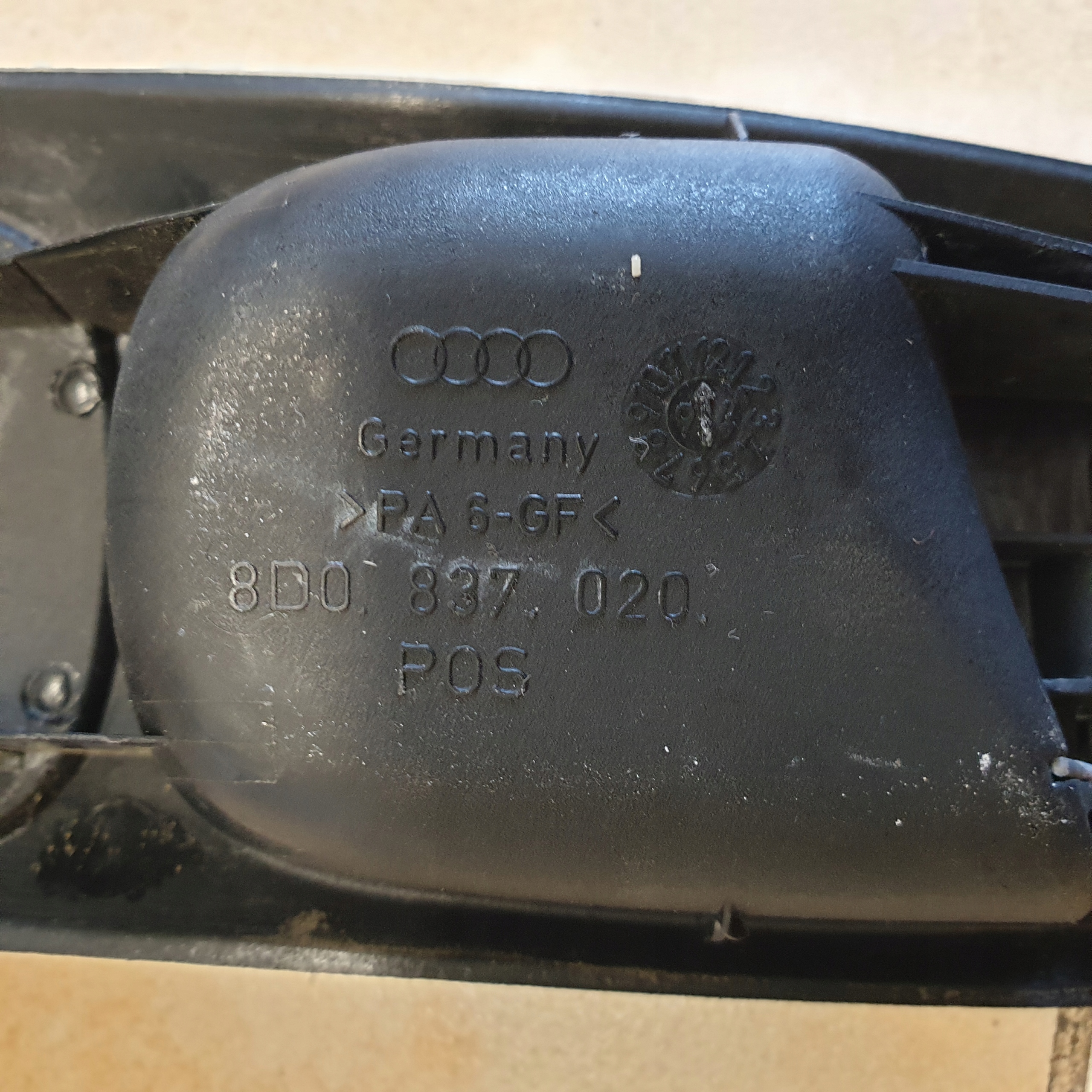 ручка двери внутренняя правый передний Audi A4 B5 8D oe европа