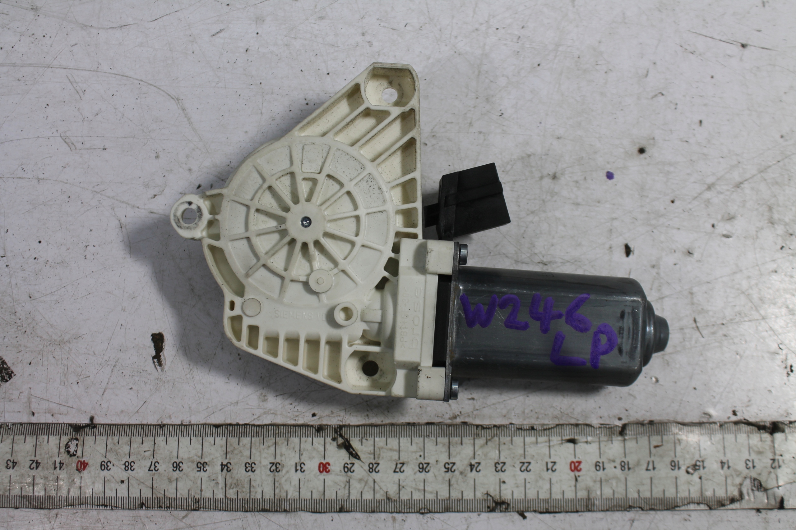 mini motor windows left front A1698204342 W245 05-11