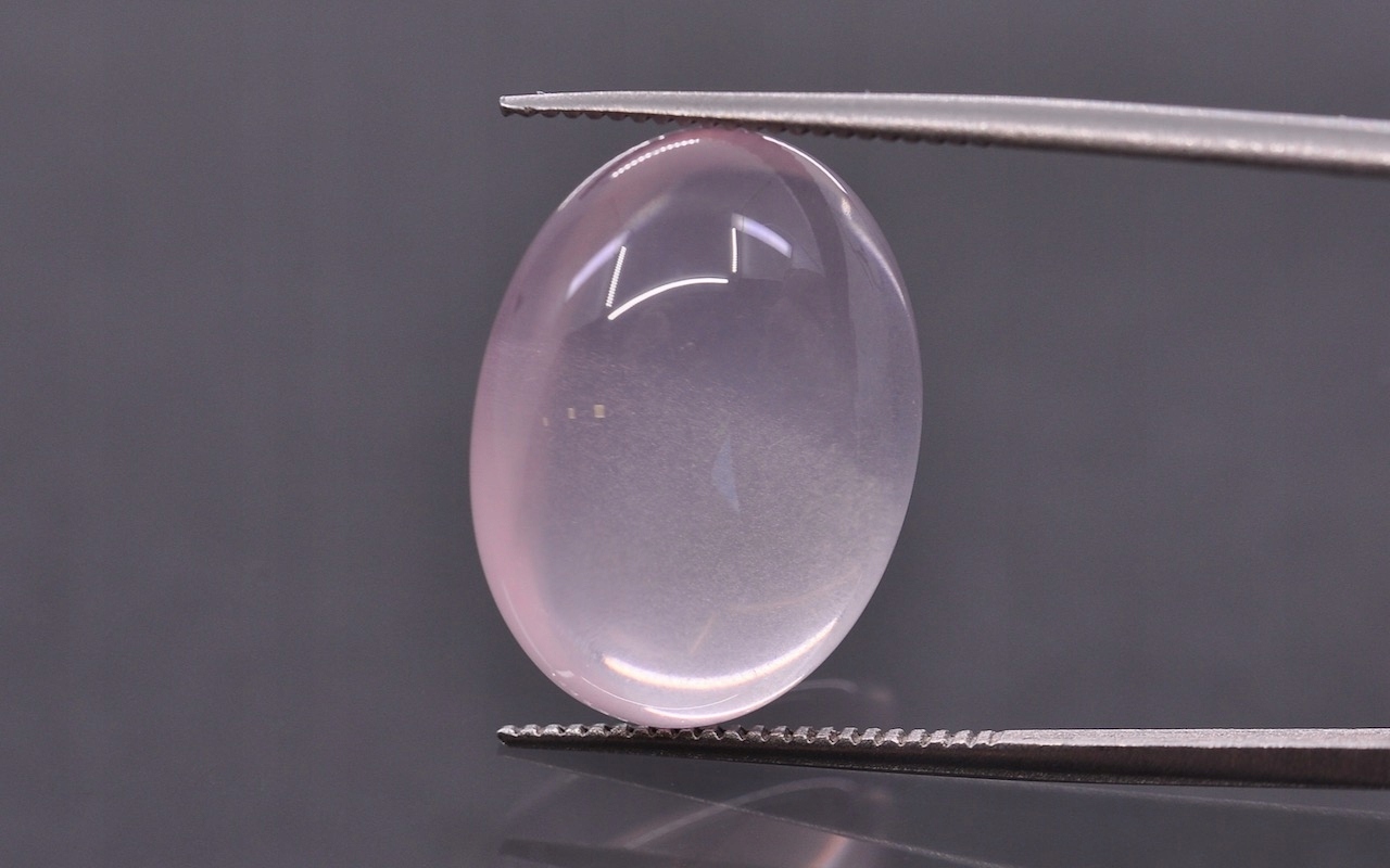 Růženín Aa kabošon ovál 17x13 mm