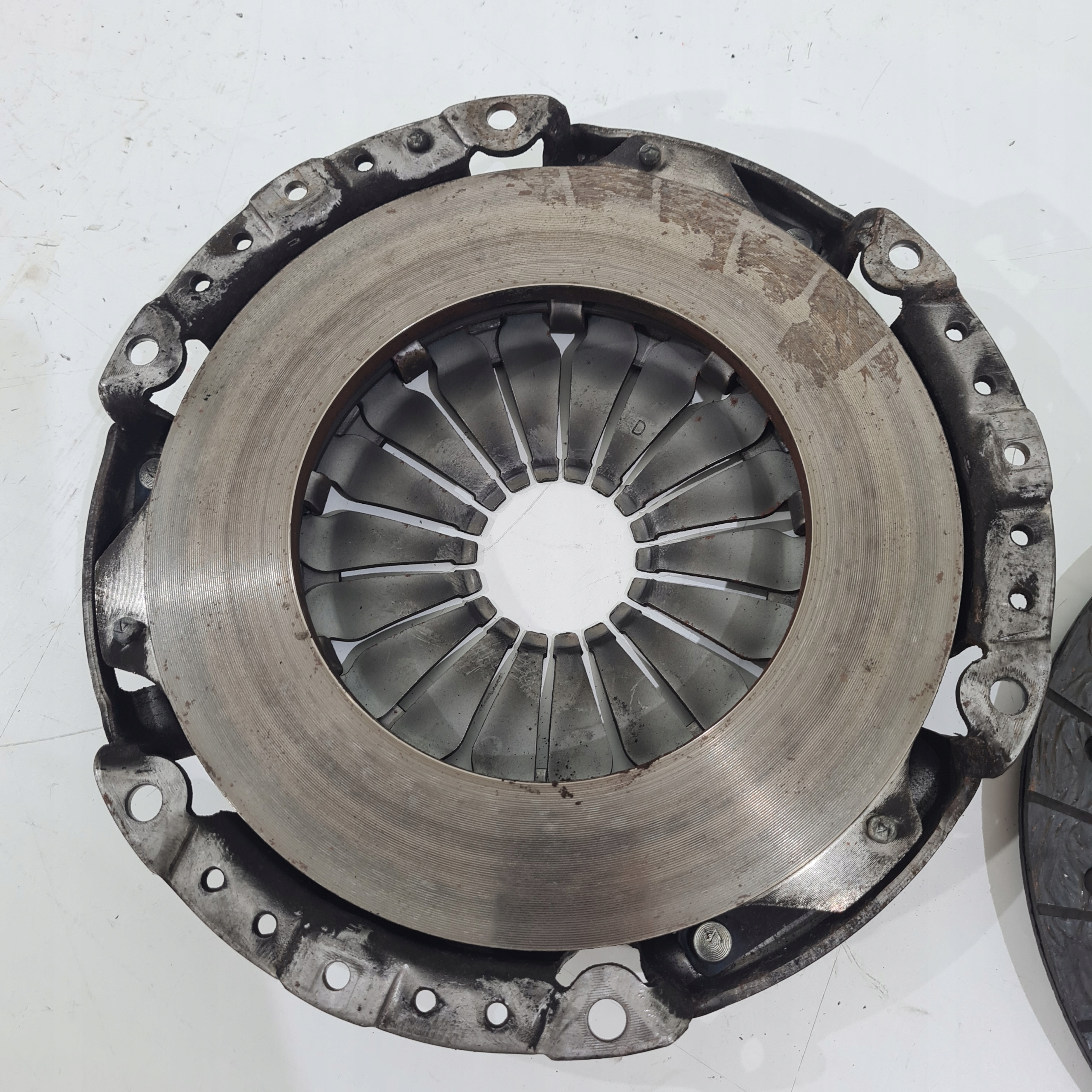 Embrayage (Disque + de pression) DACIA H4M 1.6 SCE 301011769R 2015