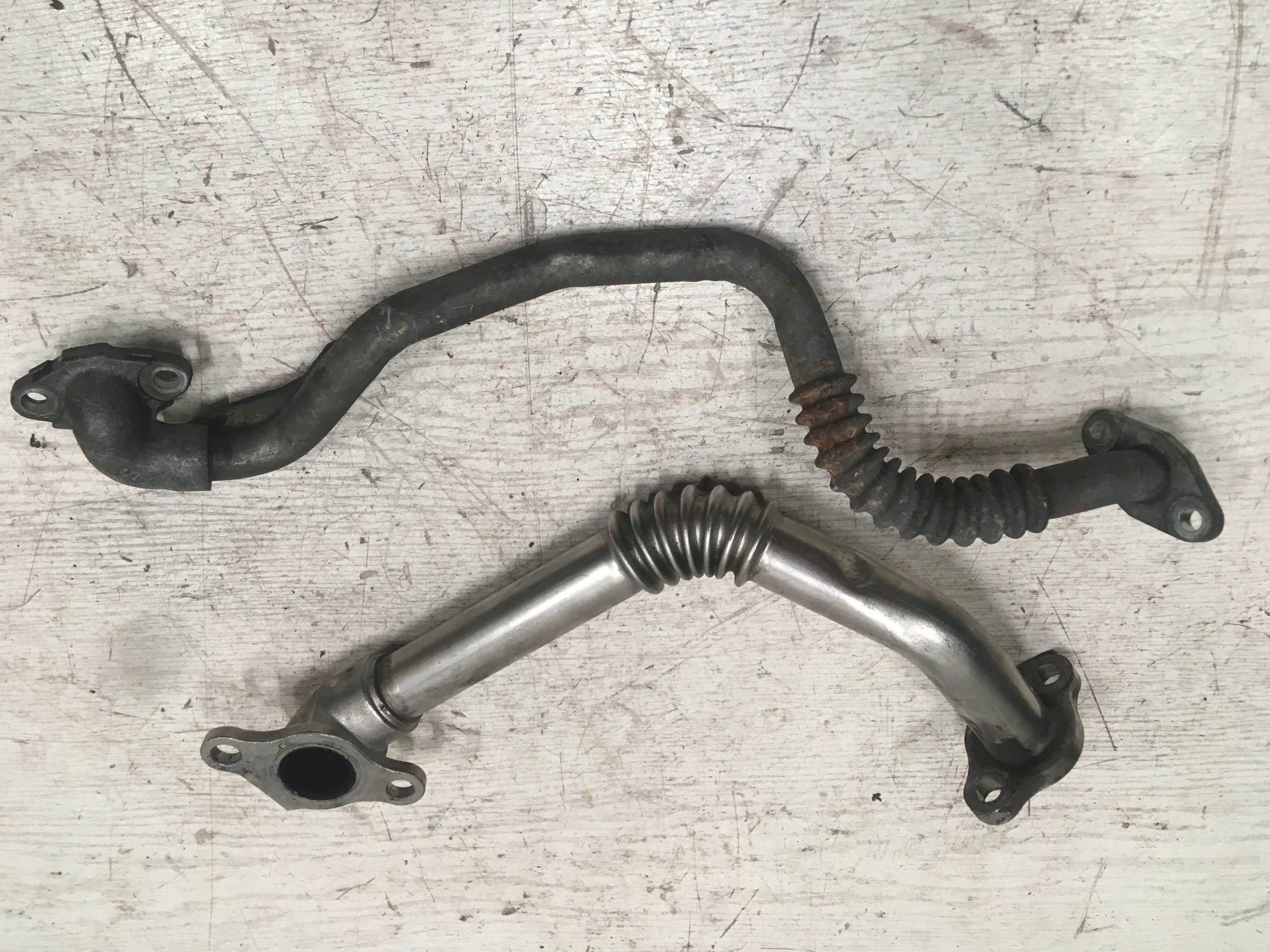 AT-EGR-586/B/22 - TOYOTA AVENSIS T25 D4D 2,2 труба EGR TURBO 2AD