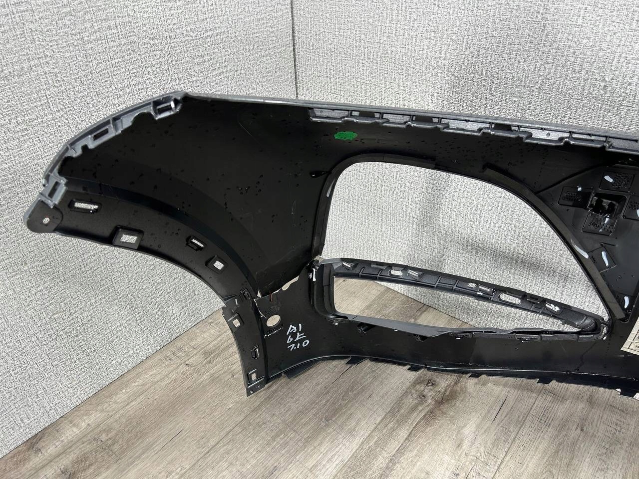 XPENG G6 2023-> Paraurti Anteriore 7105111FA1