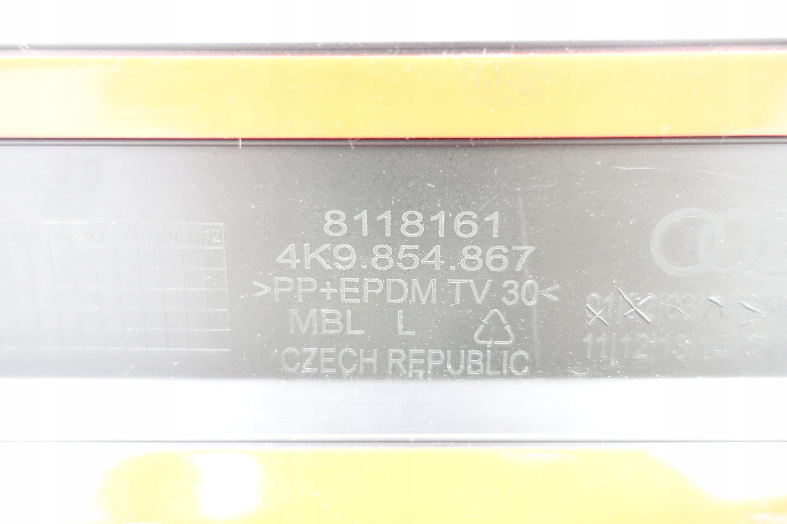 moulding threshold left AUDI A6 C8 KOMBI ALLROAD