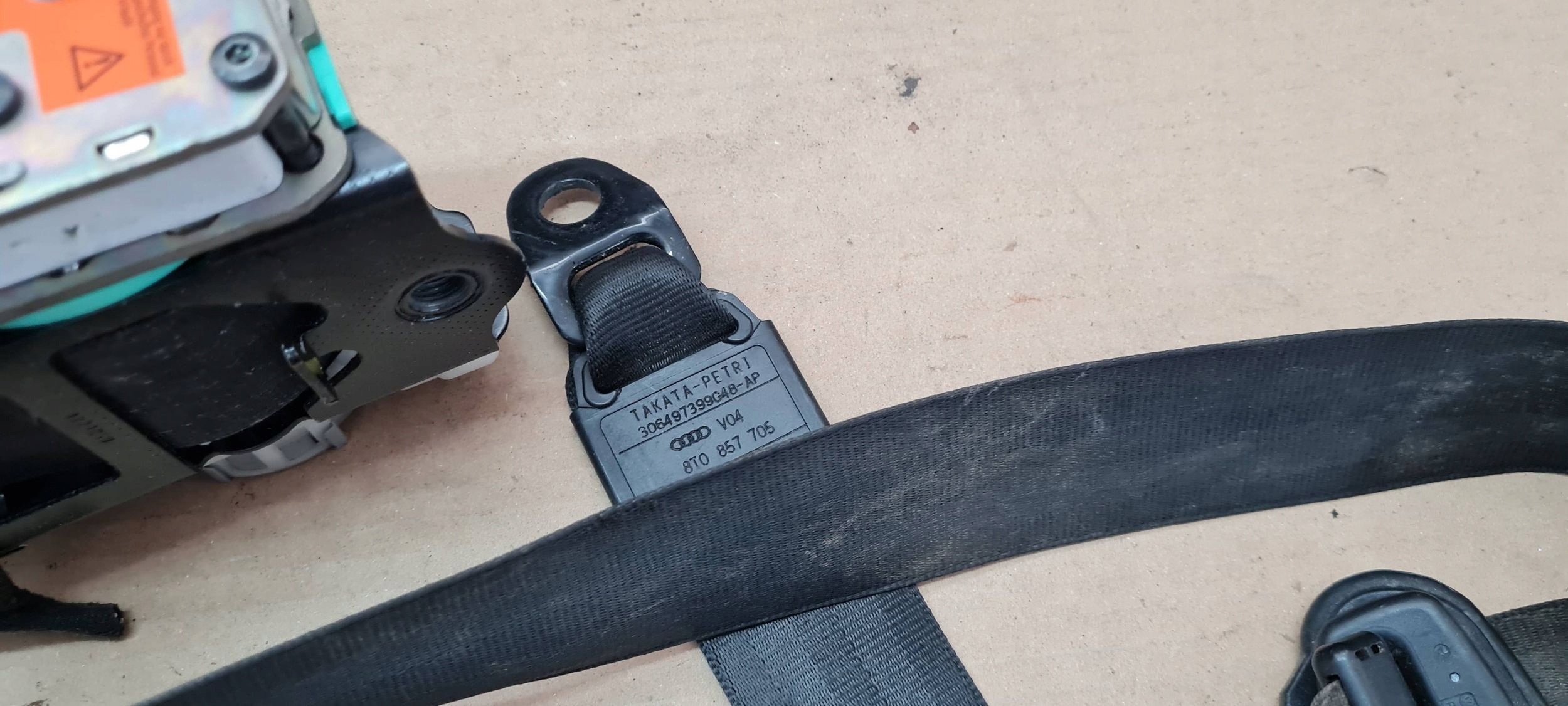 A5 8T S5 tension belt safety front left right 8T0857705