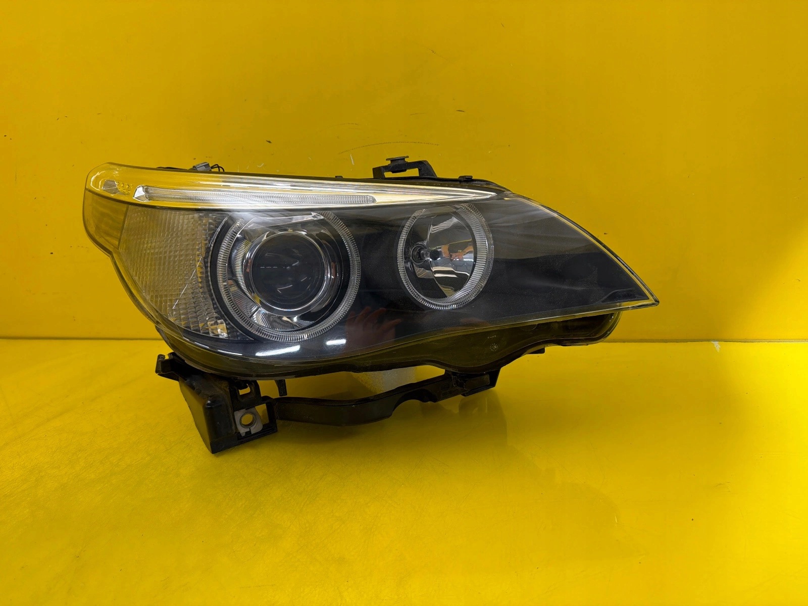 light right Bmw 5 E60 E61 Lift 2007-2010 Bi-Xenon Skretna D2S