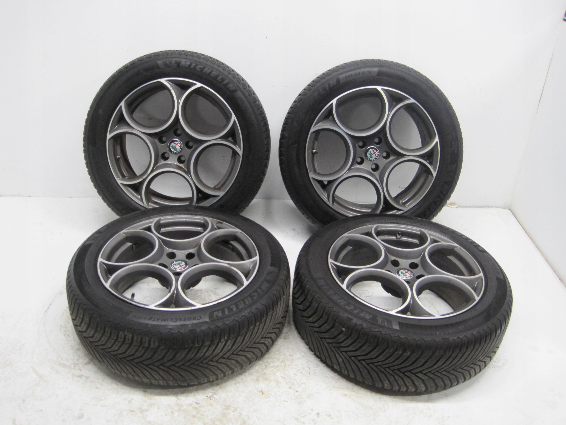 wheels discs tyres ALFA ROMEO STELVIO R19 M+S