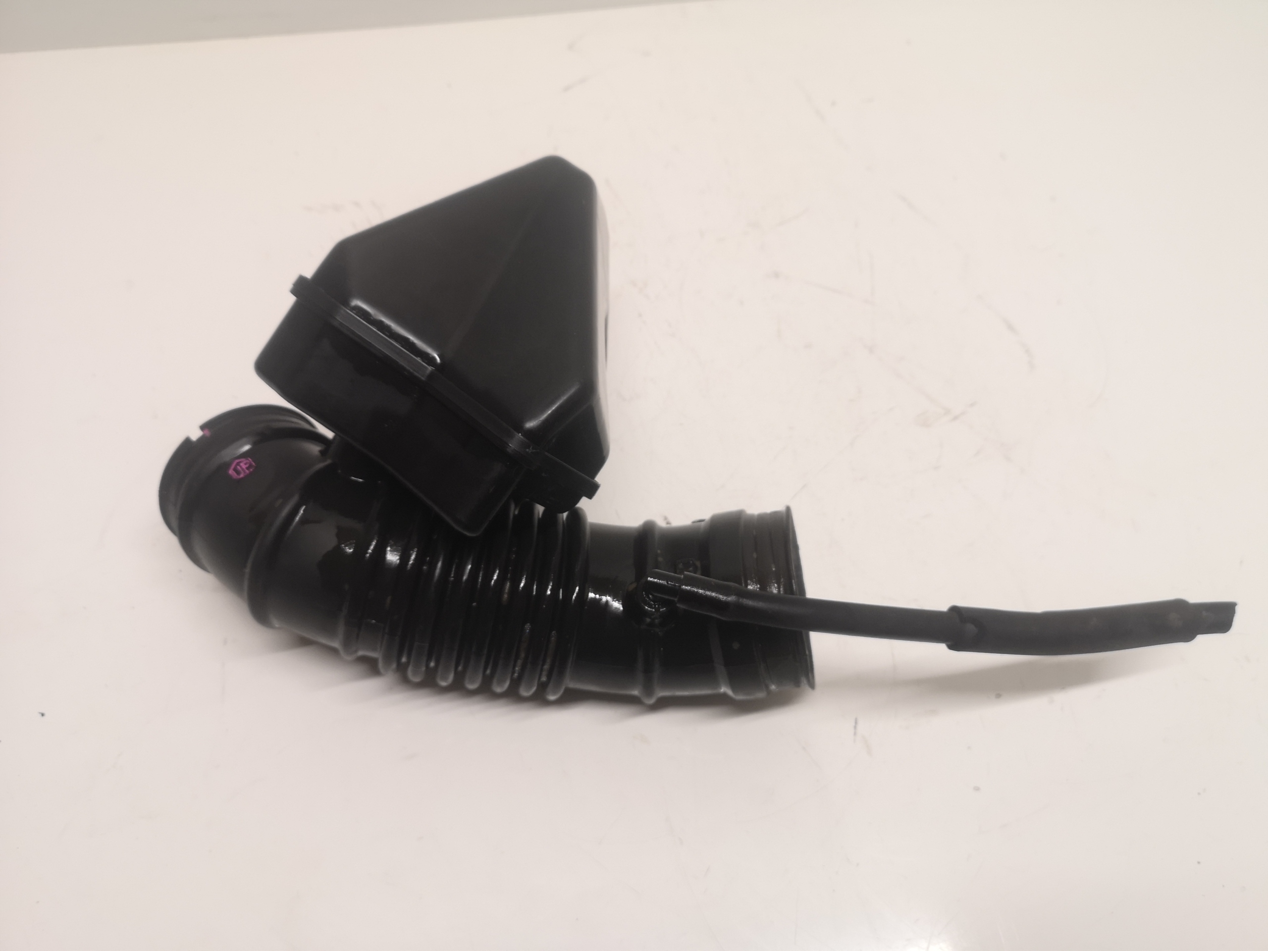 MITSUBISHI GRANDIS 2.4 03-11 RURA DOLOT FILTRA