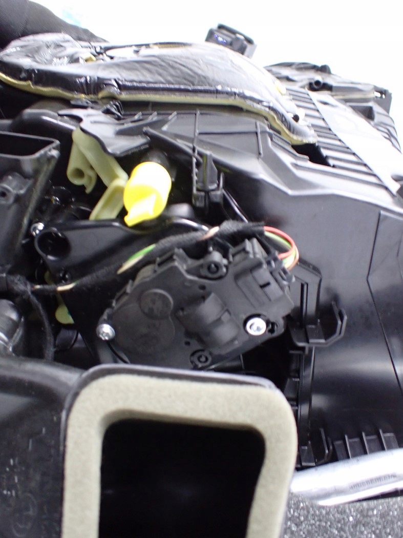 BMW OE 9868742 радиатор отопителя