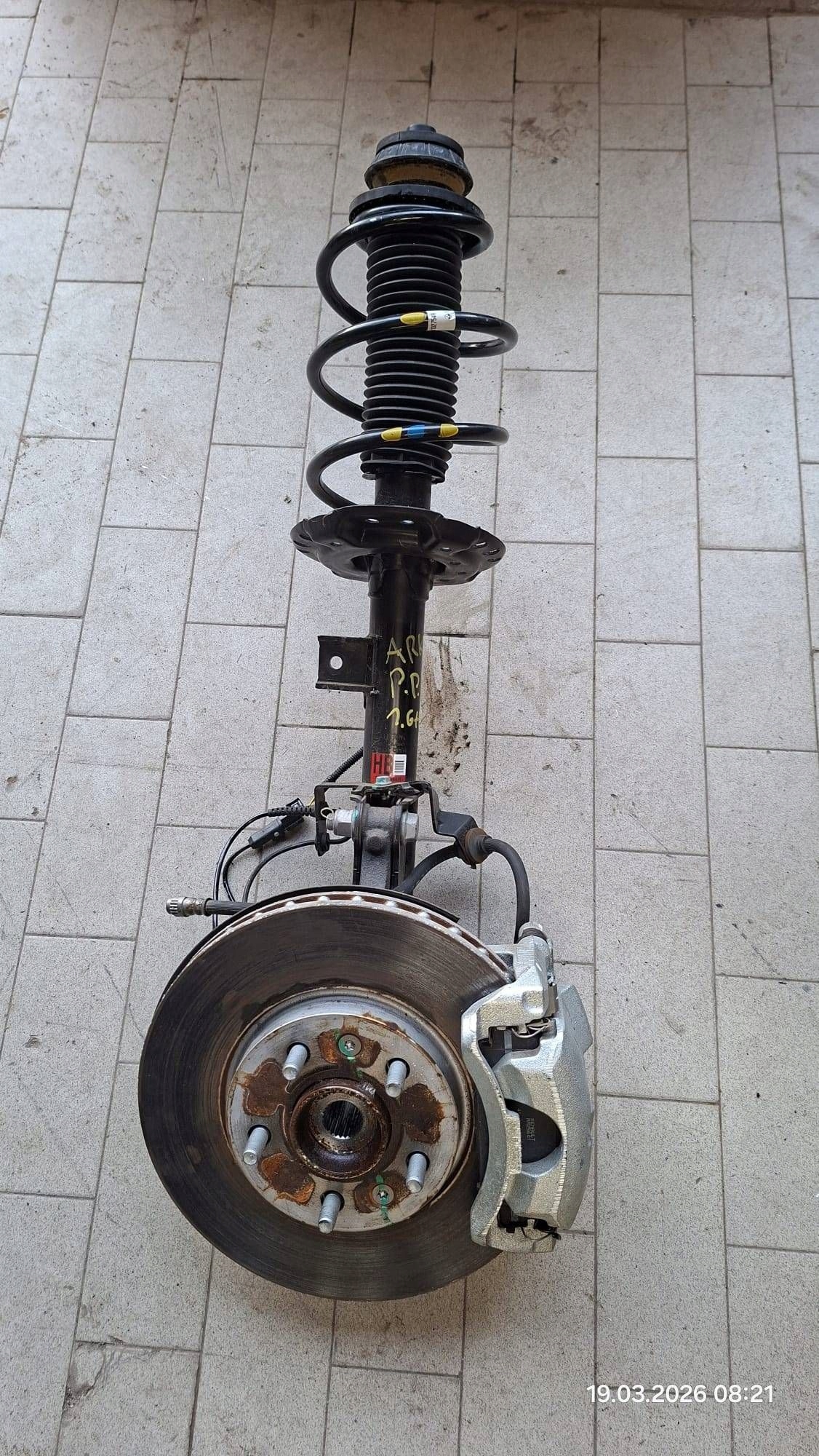 swing McPherson shock absorber front side right Renault Arkana 13100046R