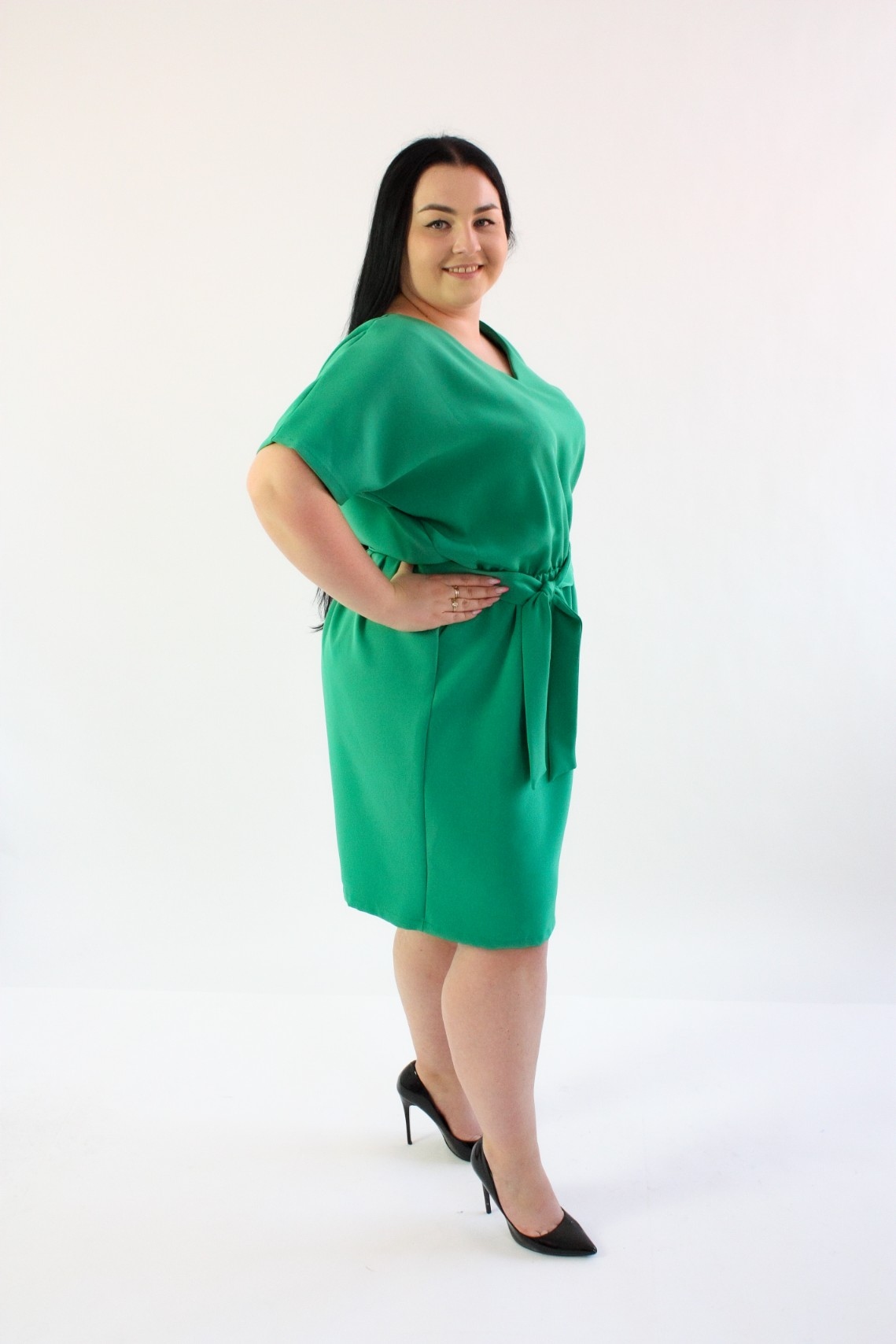 Elegantní šaty s páskem Allena Zelená 50